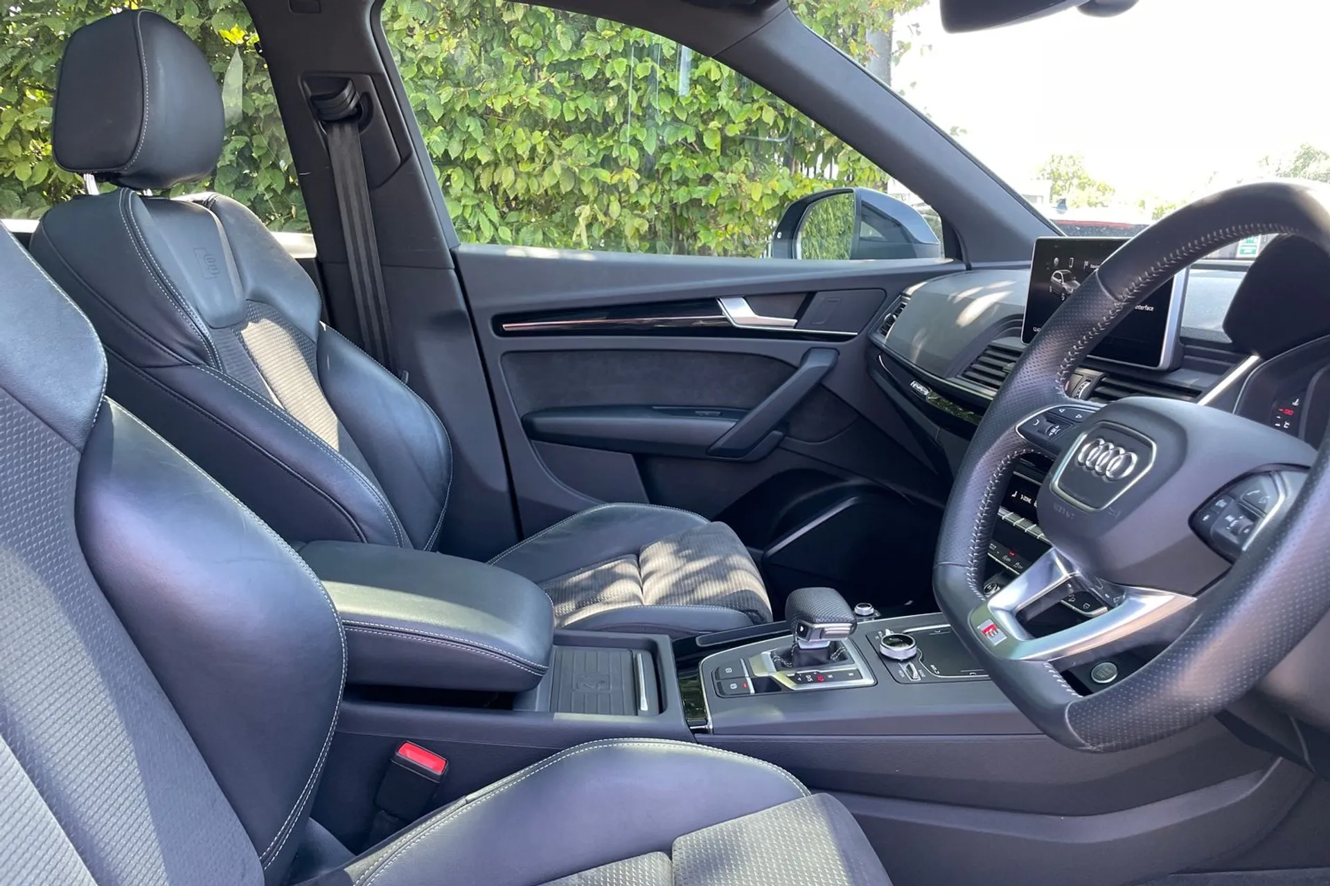 Audi Q5 thumbnail image number 24