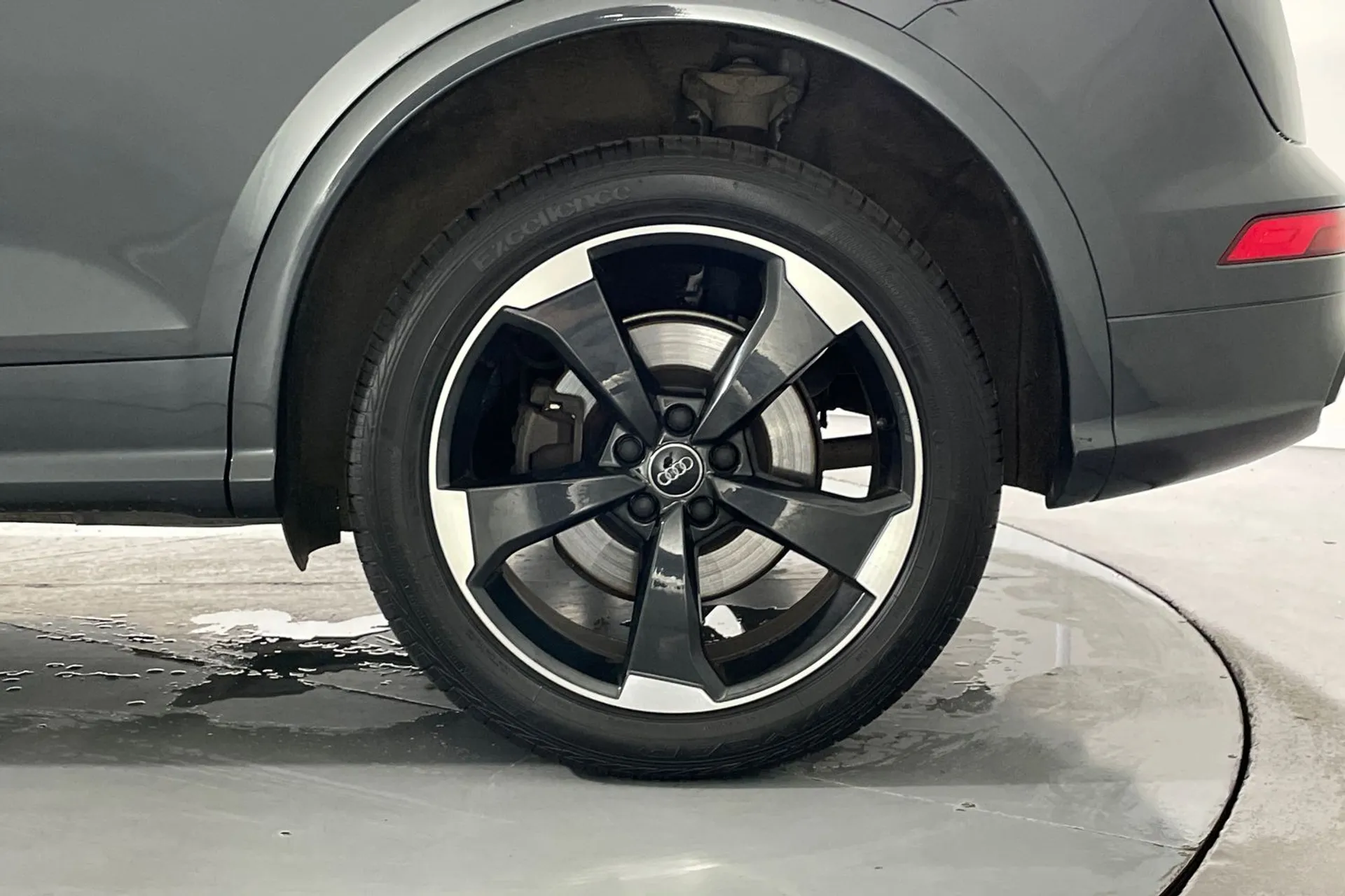 Audi Q5 thumbnail image number 12