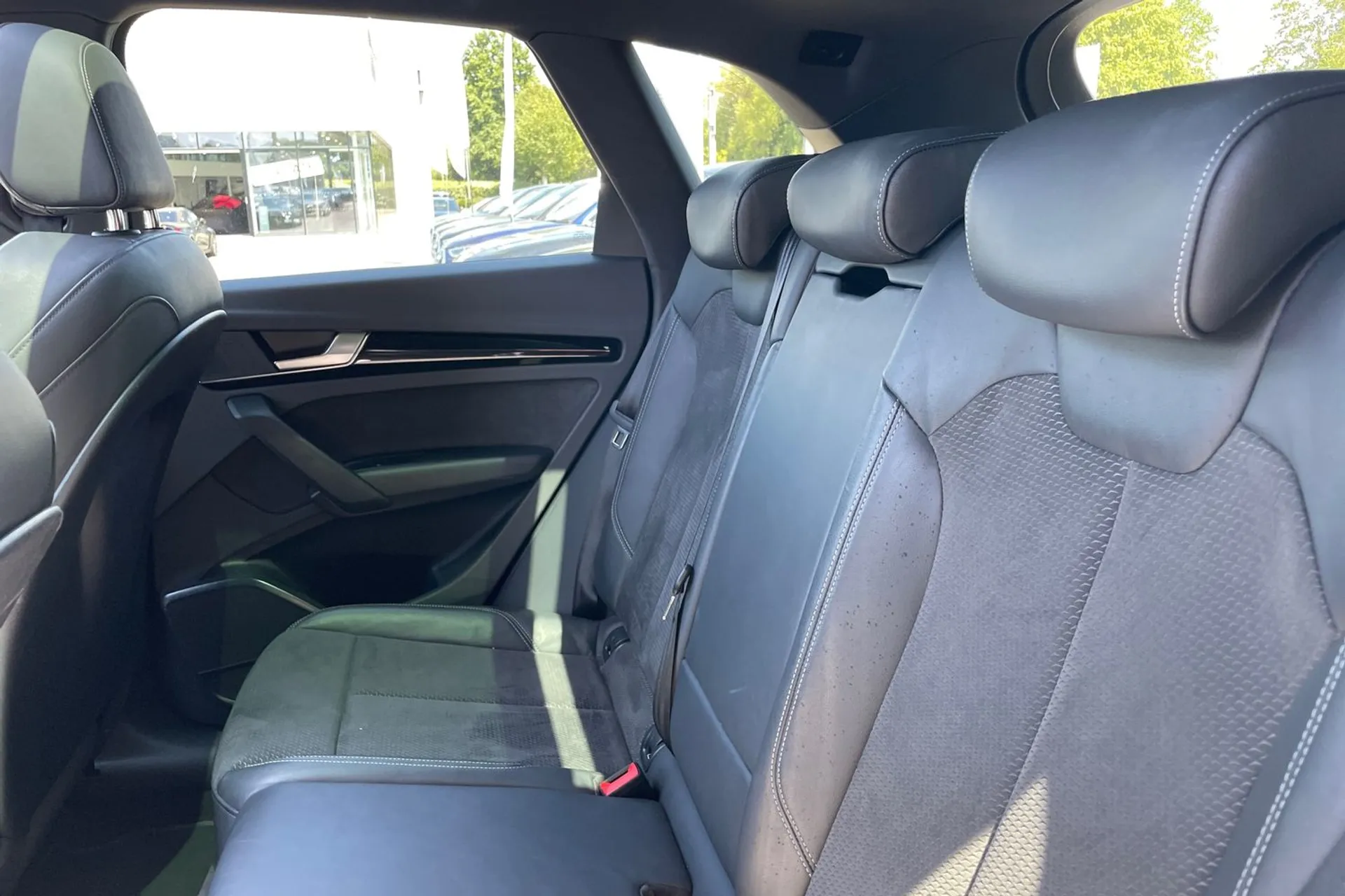 Audi Q5 thumbnail image number 31