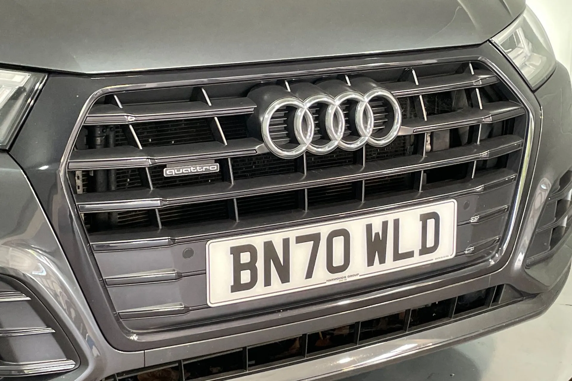 Audi Q5 thumbnail image number 16