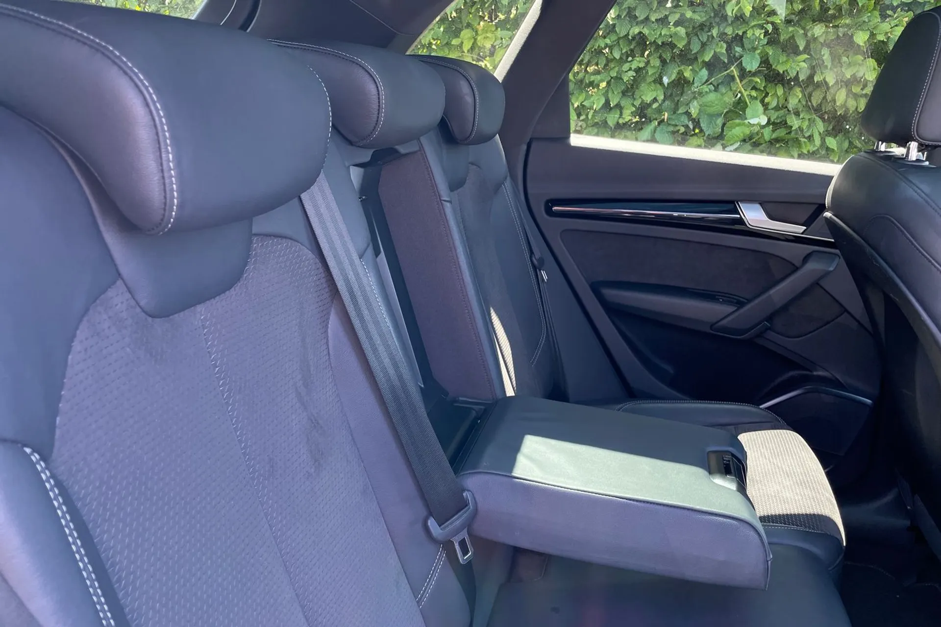 Audi Q5 thumbnail image number 21