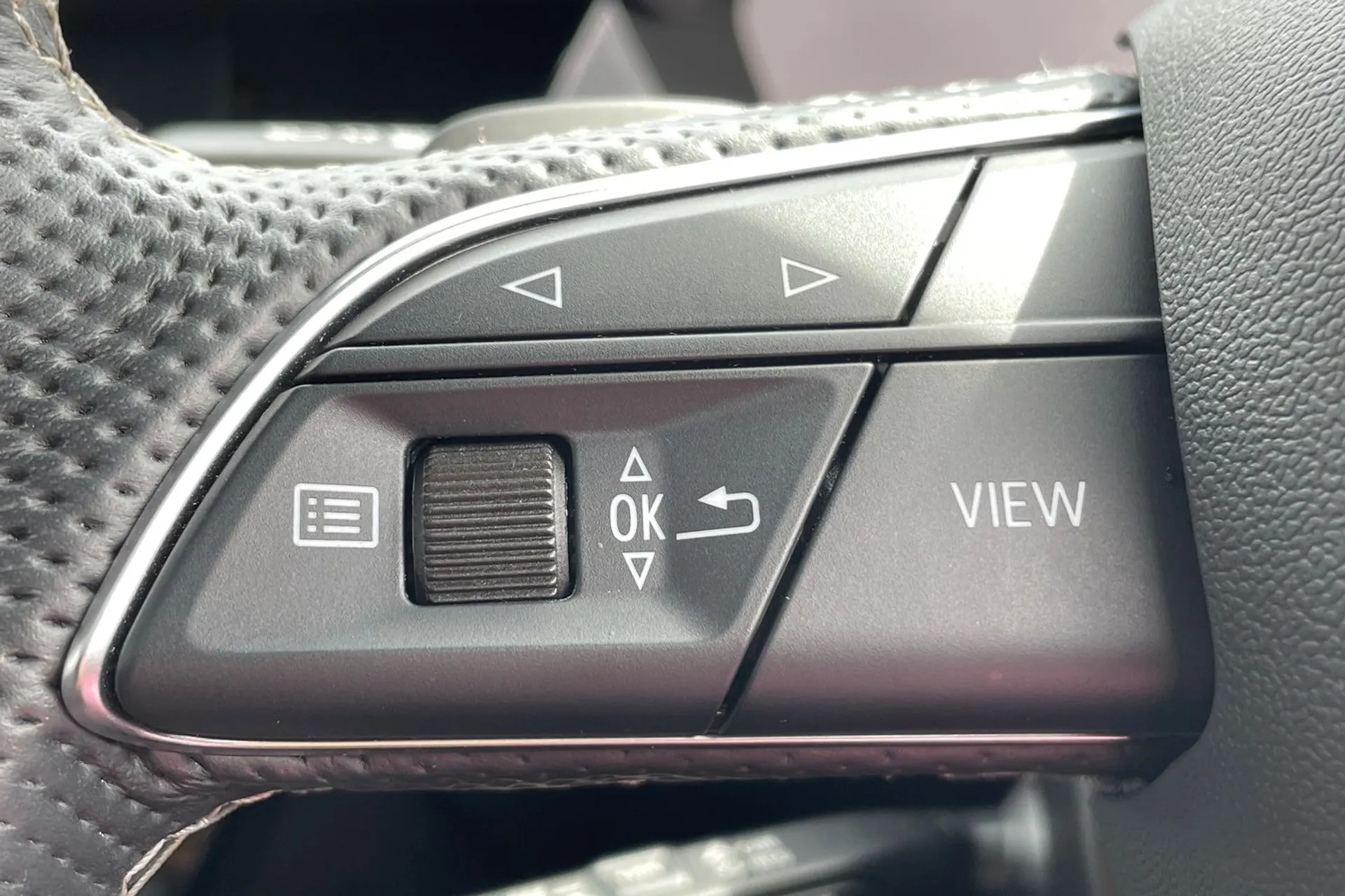 Audi A3 thumbnail image number 28