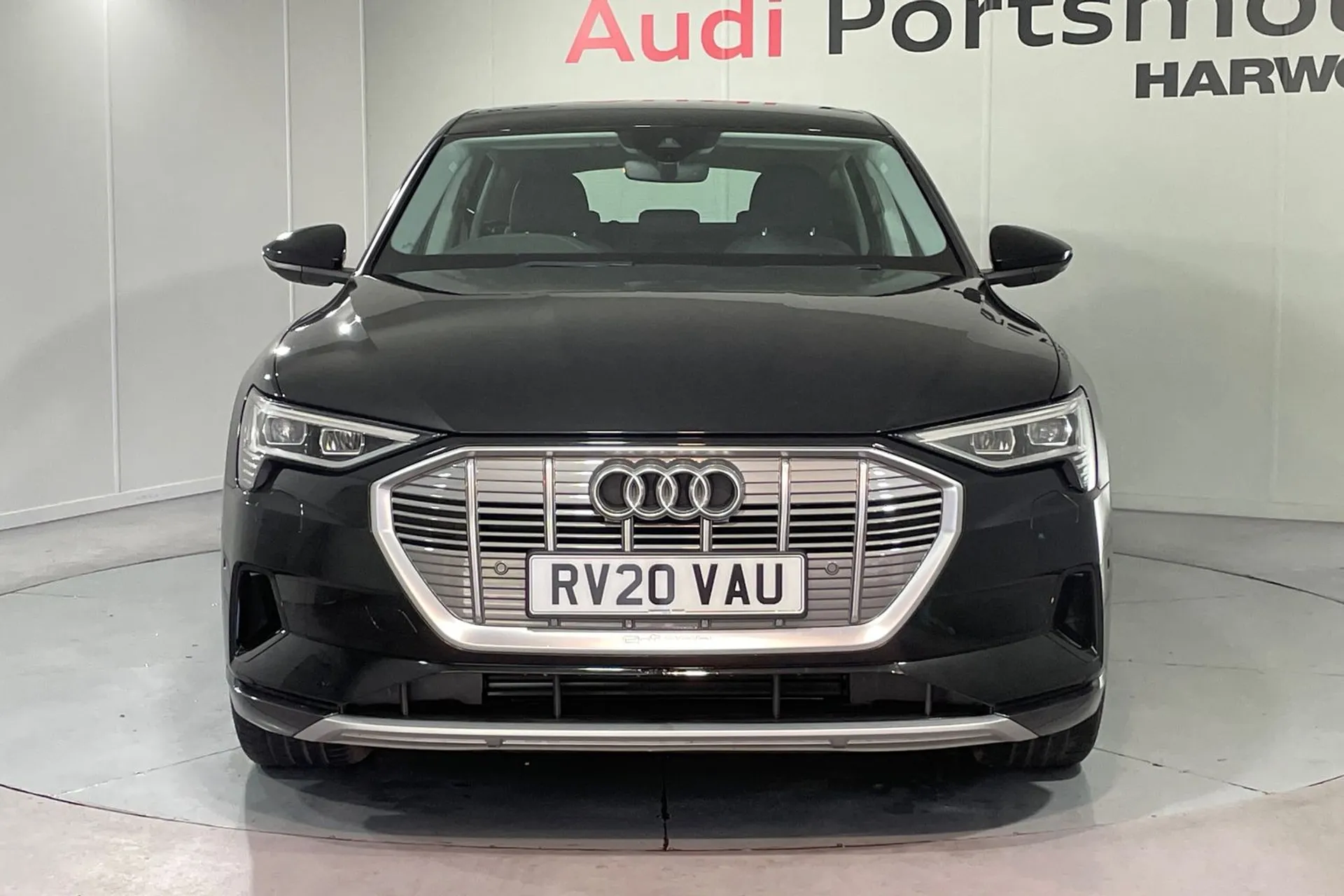 Audi e-tron thumbnail image number 6