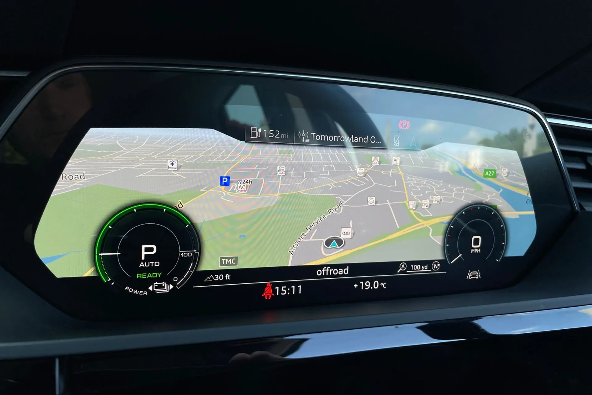 Audi e-tron thumbnail image number 4