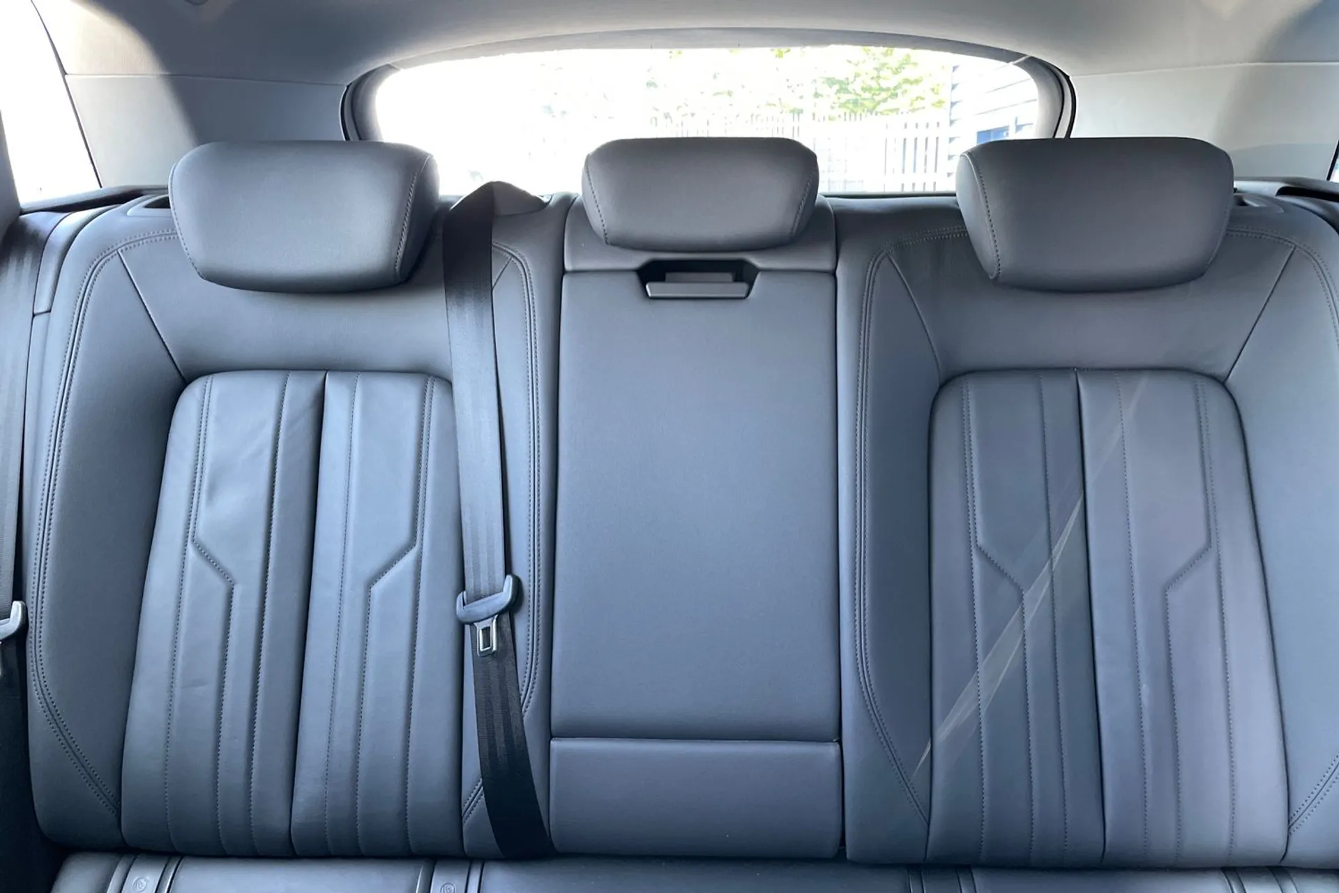 Audi e-tron thumbnail image number 31