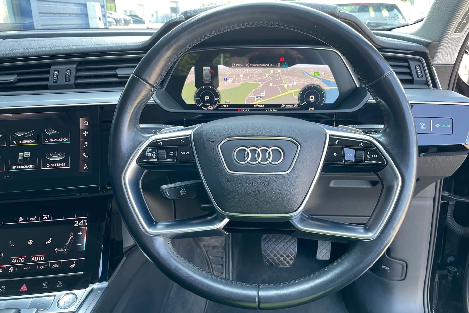 Audi e-tron thumbnail image number 34