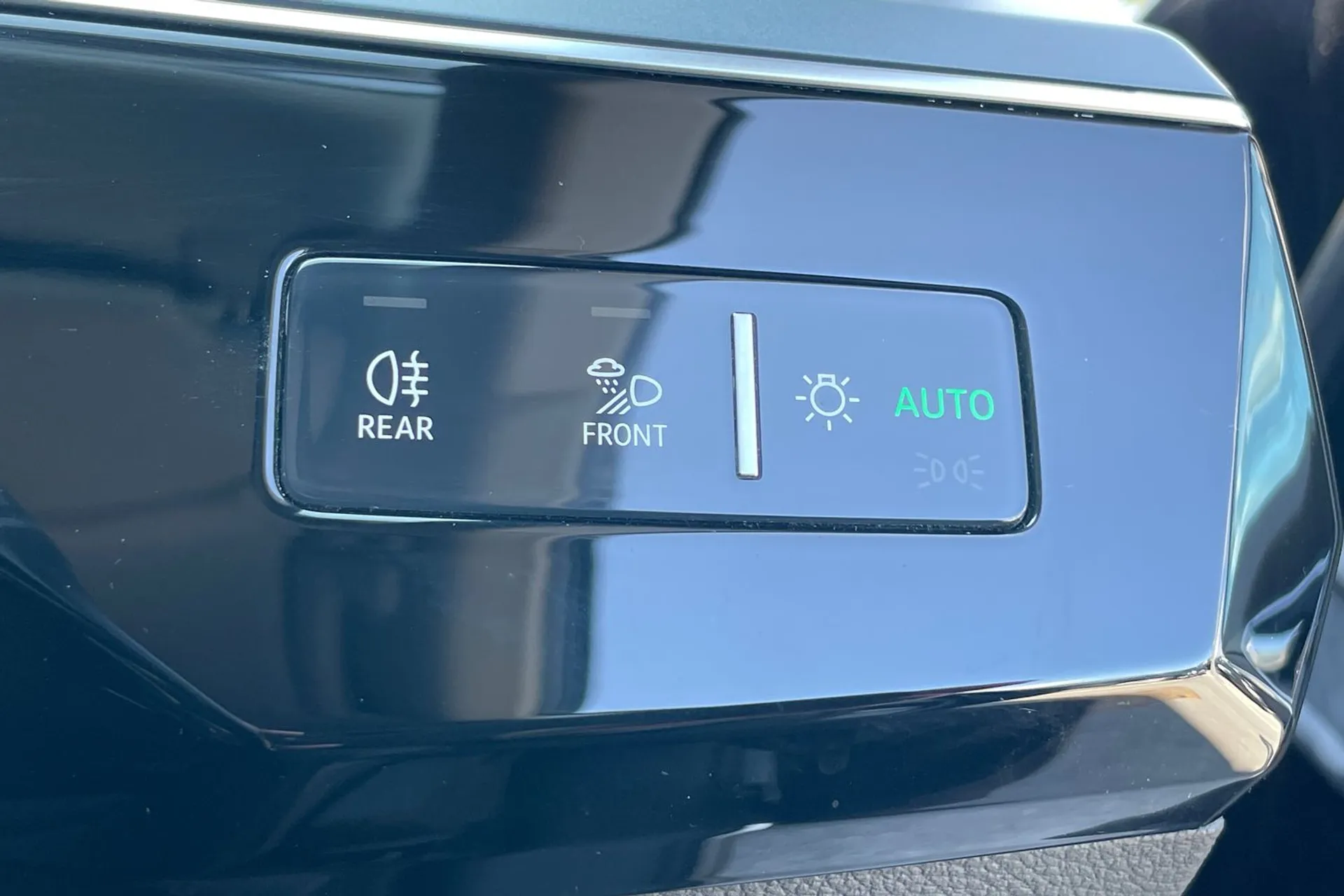 Audi e-tron thumbnail image number 22