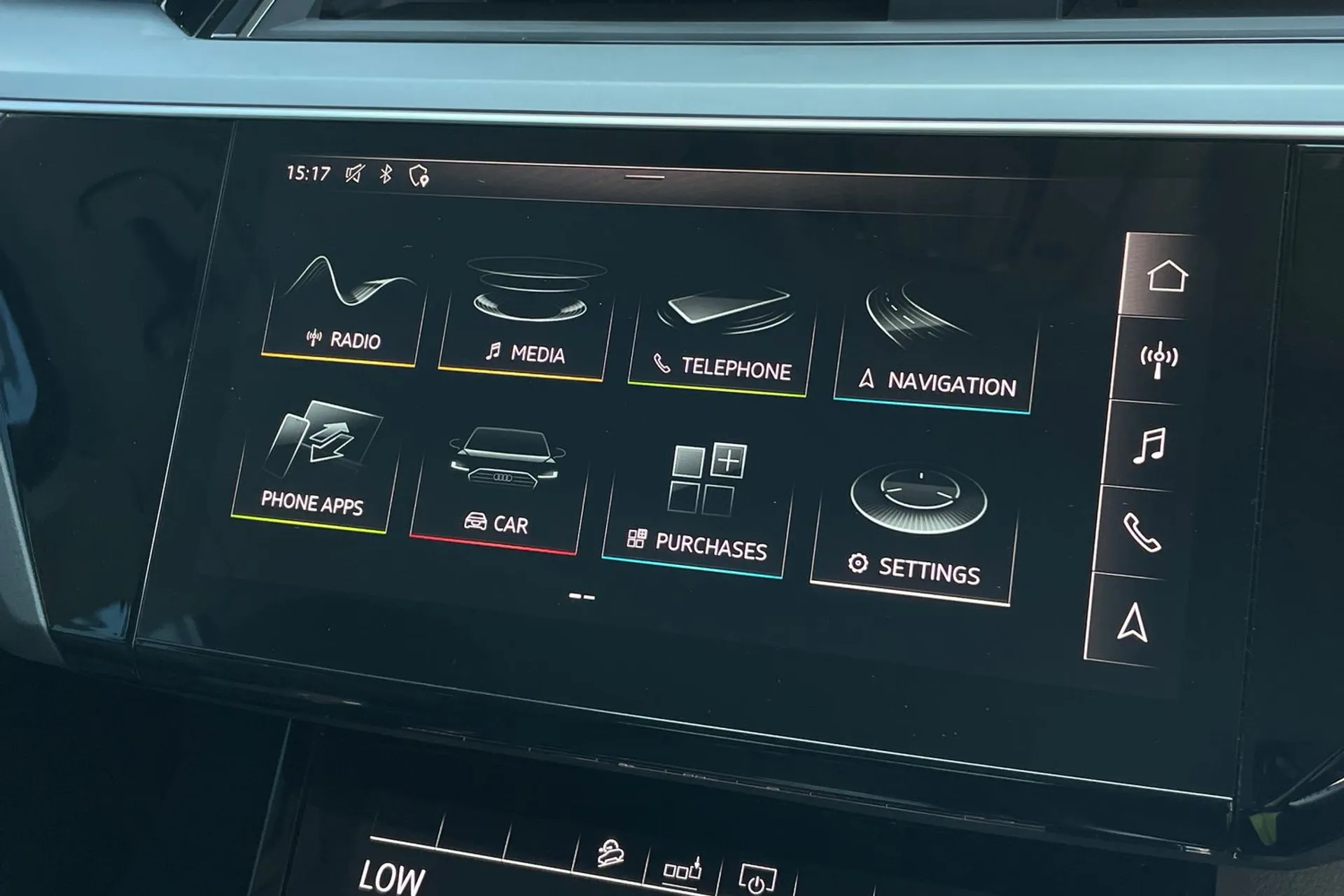 Audi e-tron thumbnail image number 47