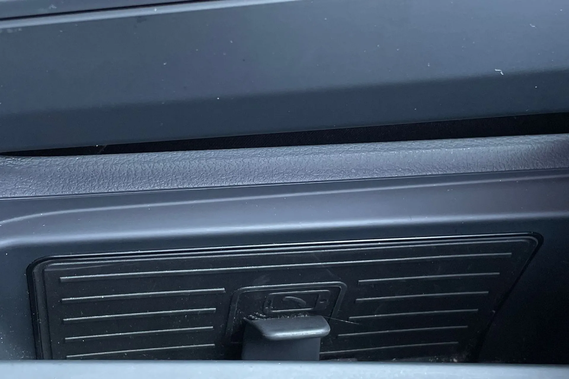 Audi e-tron thumbnail image number 49