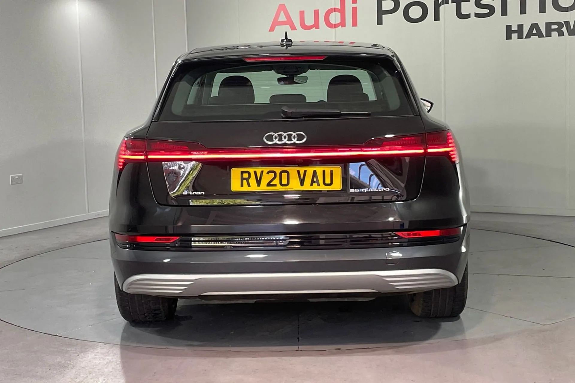 Audi e-tron thumbnail image number 7