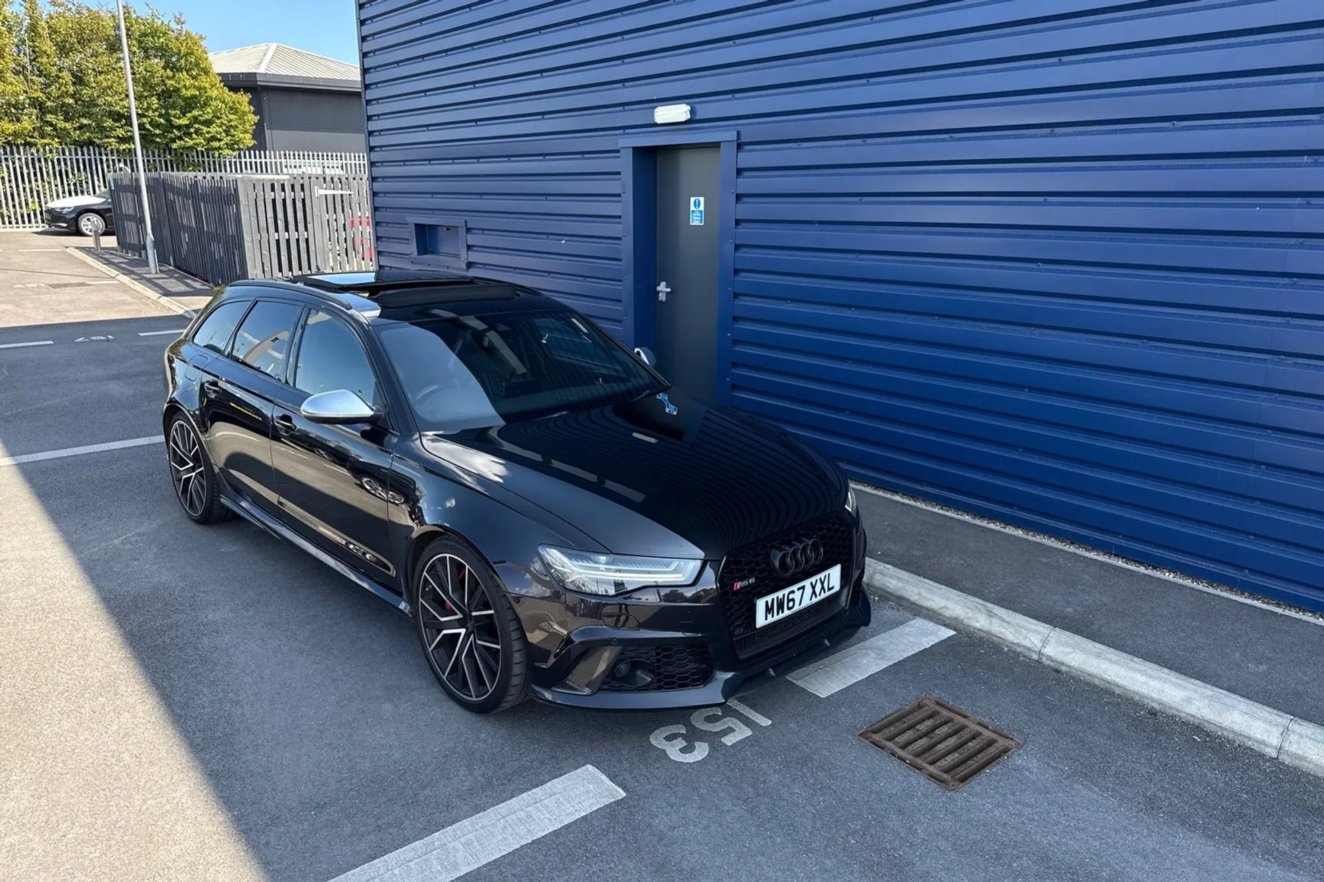 Audi RS6 thumbnail image number 24
