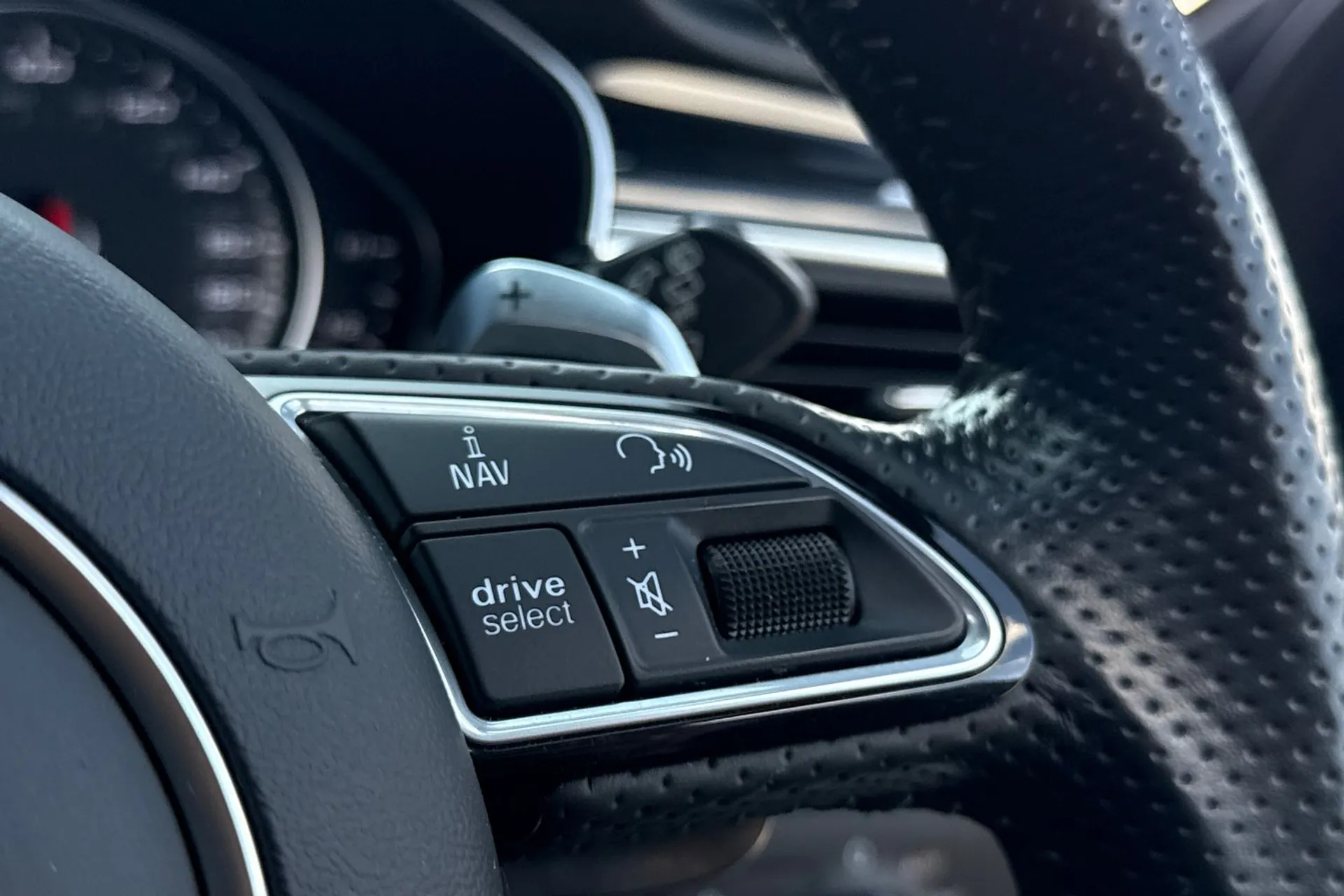 Audi RS6 thumbnail image number 40