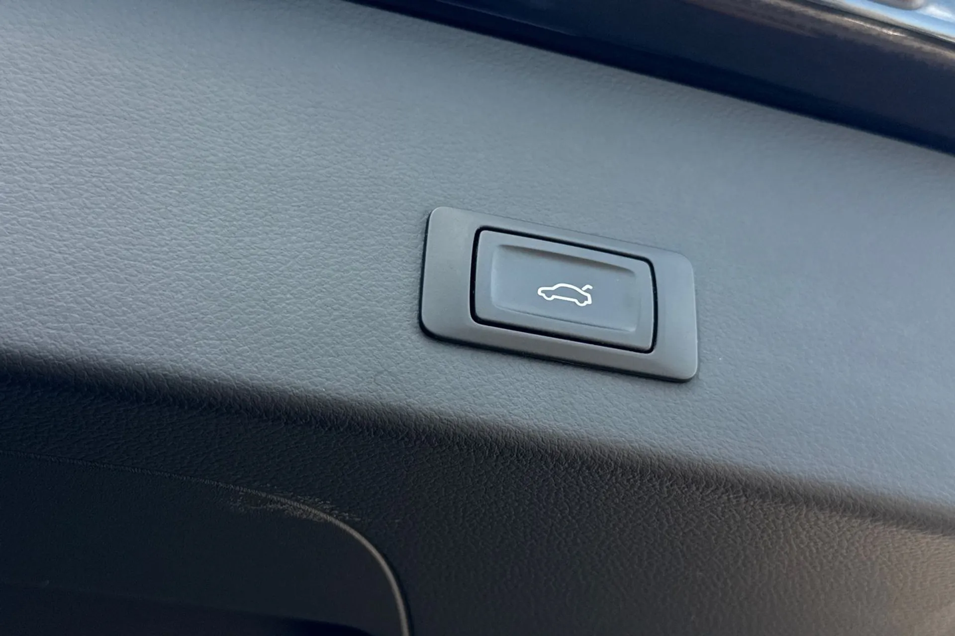 Audi RS6 thumbnail image number 20