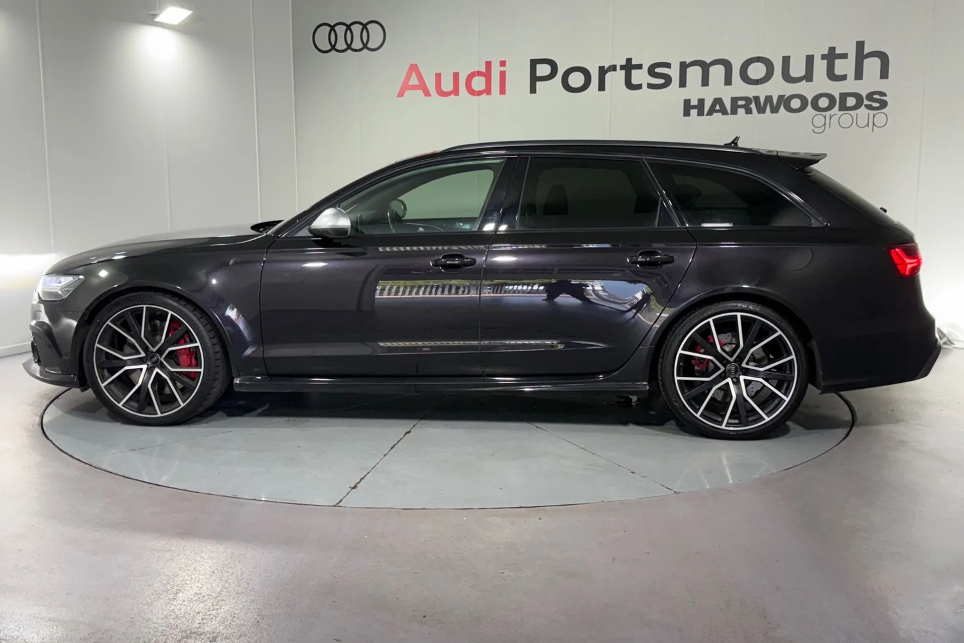 Audi RS6 thumbnail image number 10