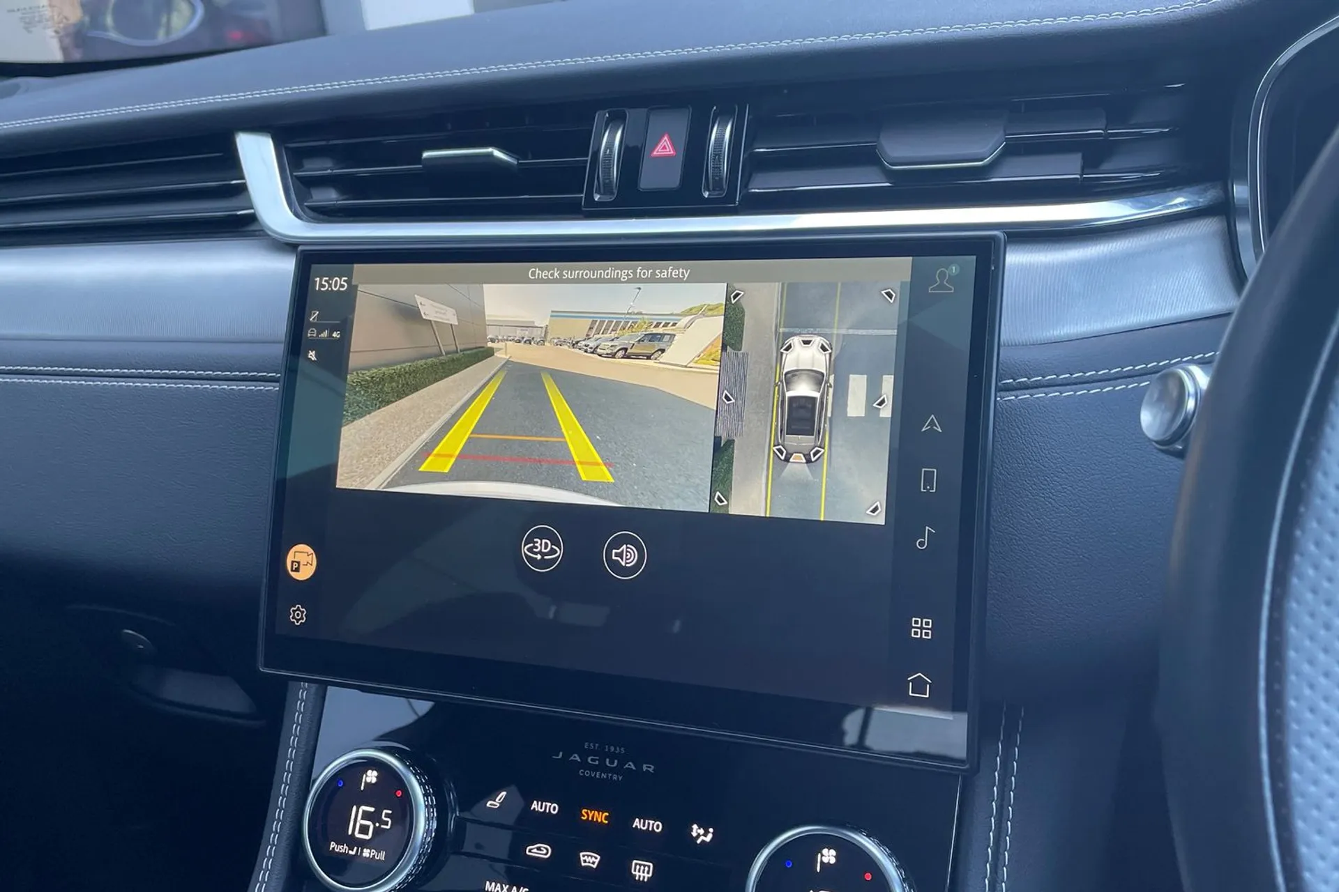 Jaguar F-PACE thumbnail image number 4