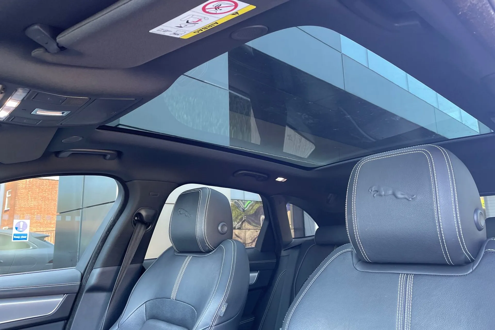 Jaguar F-PACE thumbnail image number 46