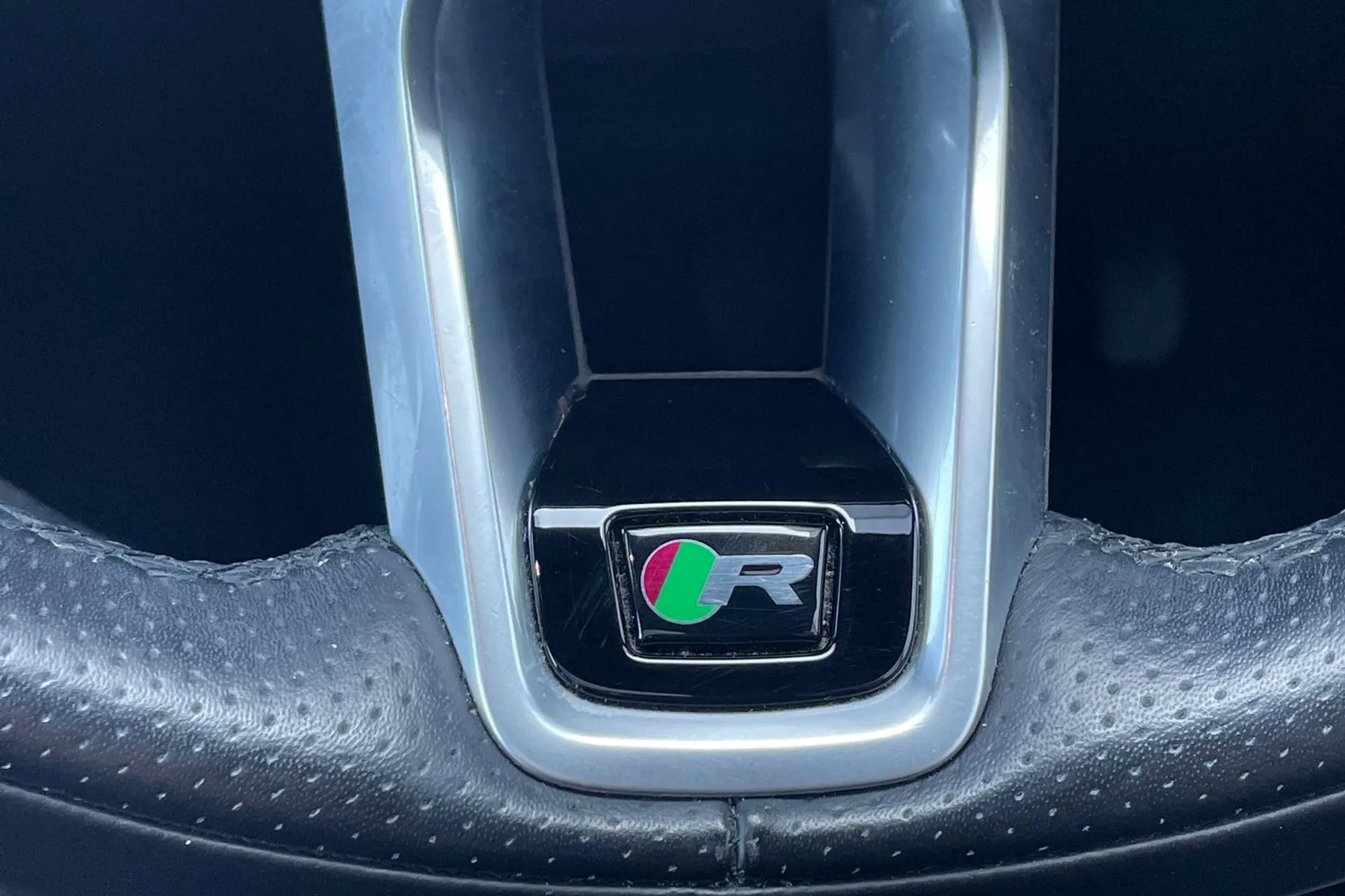 Jaguar F-PACE thumbnail image number 58