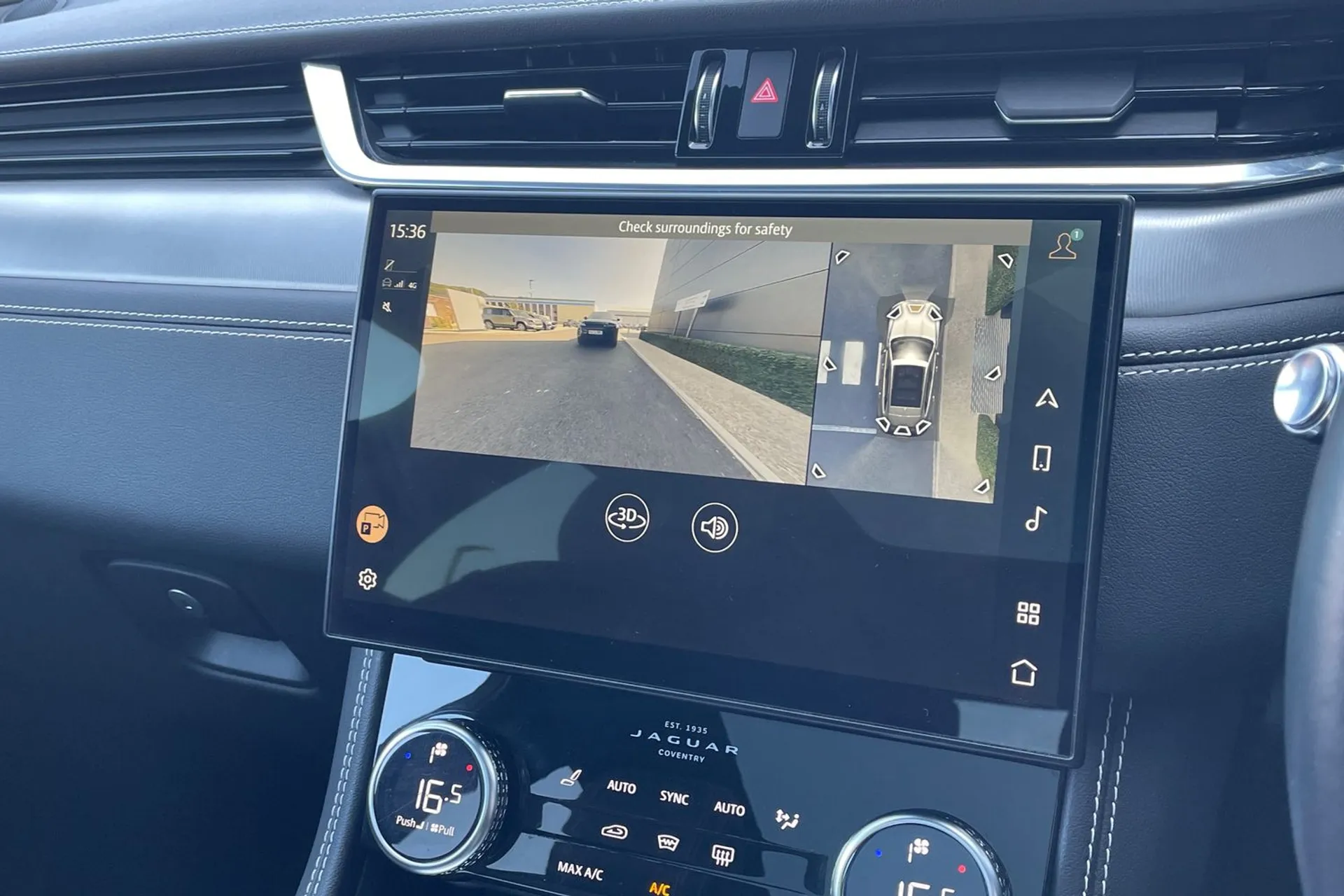 Jaguar F-PACE thumbnail image number 59