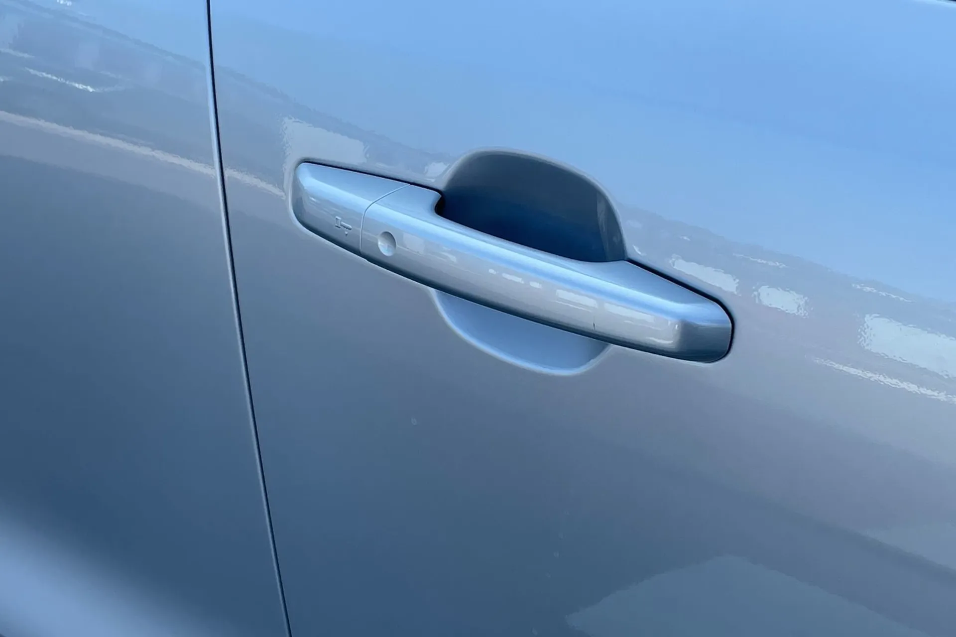 Jaguar F-PACE thumbnail image number 26