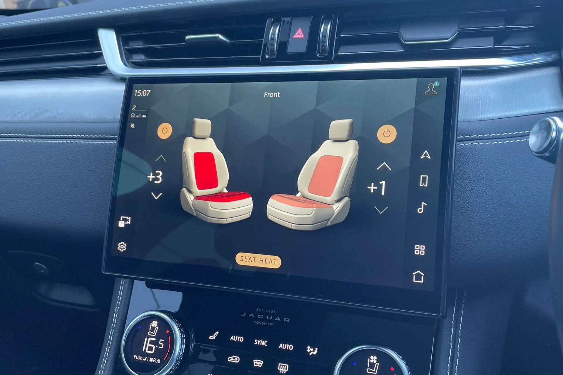 Jaguar F-PACE thumbnail image number 18