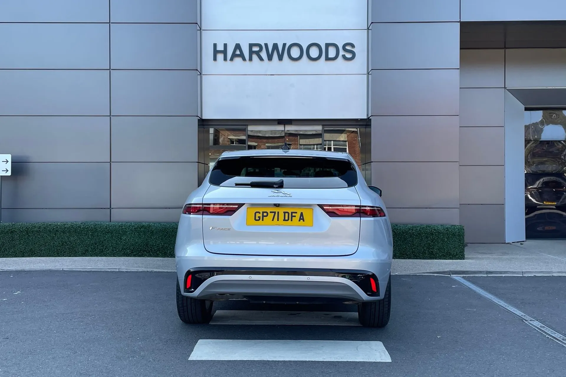 Jaguar F-PACE thumbnail image number 7