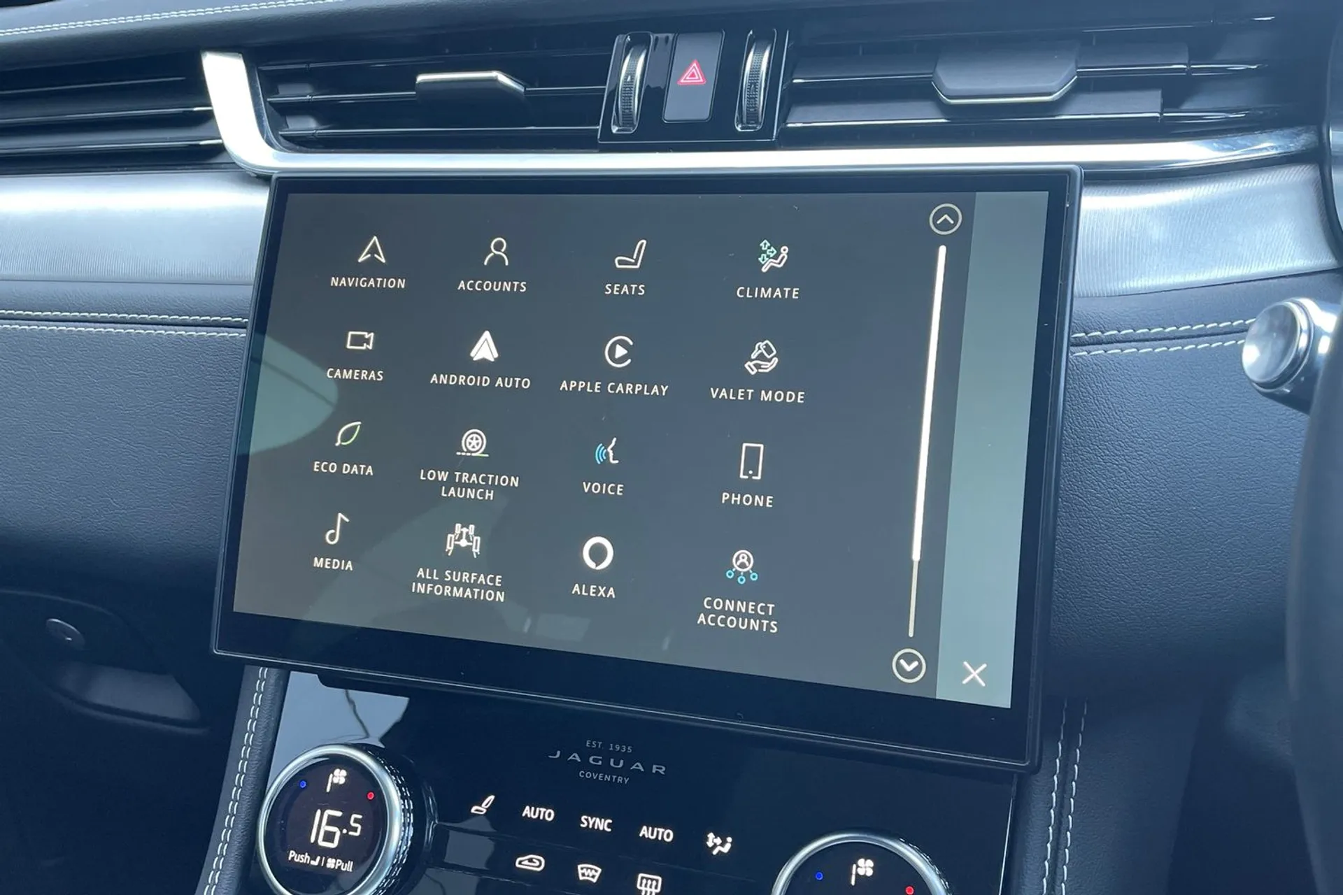 Jaguar F-PACE thumbnail image number 66