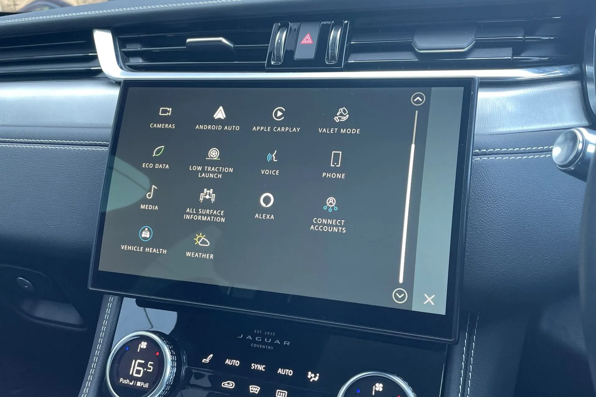 Jaguar F-PACE thumbnail image number 67