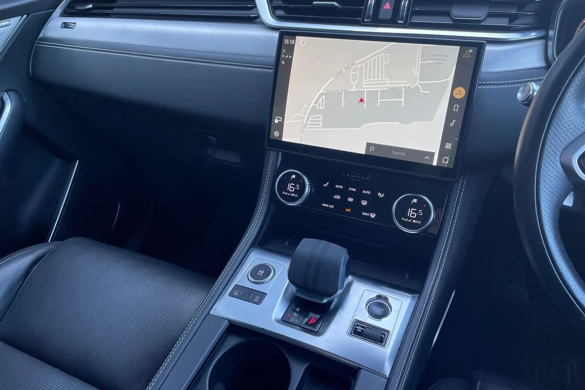 Jaguar F-PACE thumbnail image number 56