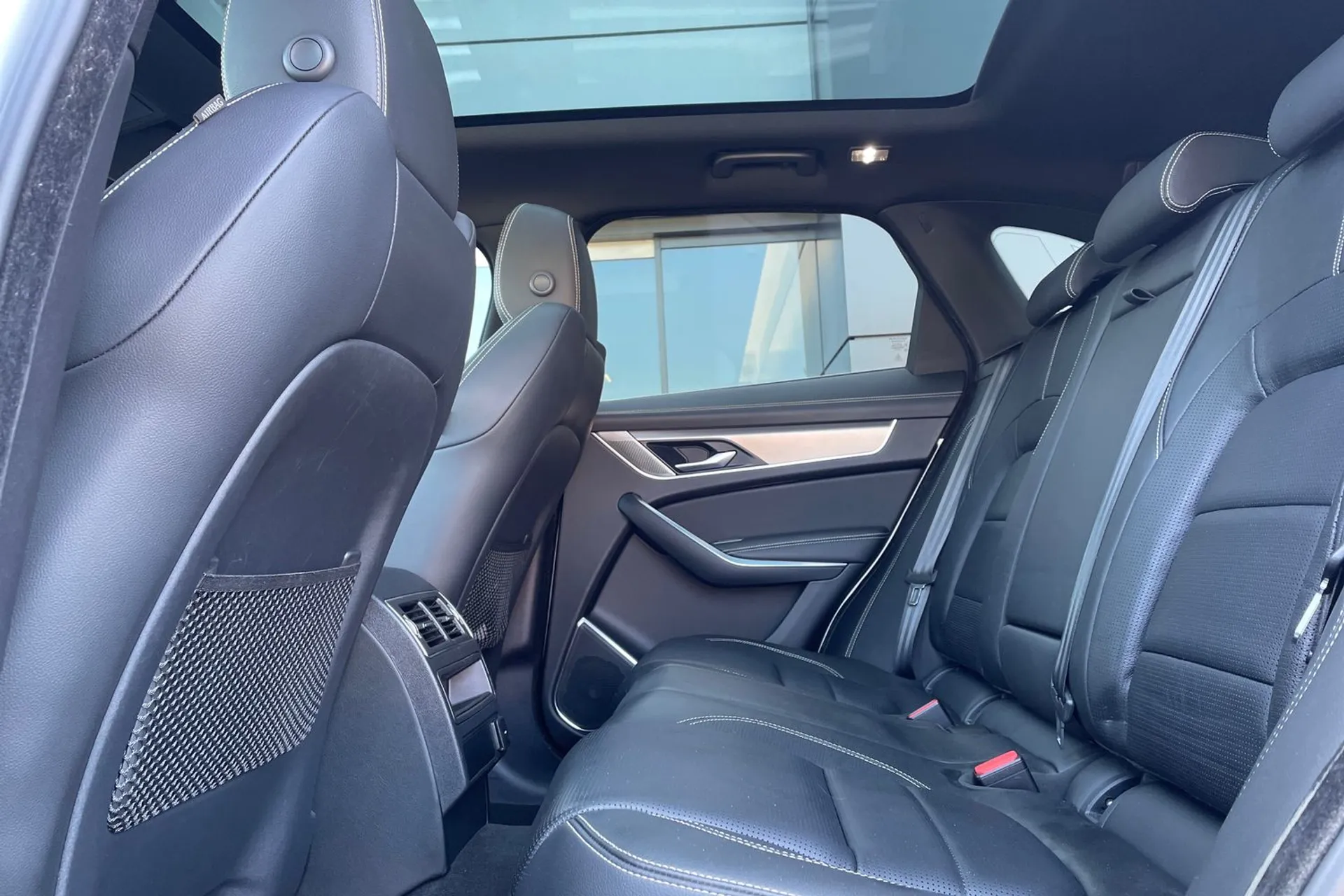 Jaguar F-PACE thumbnail image number 47