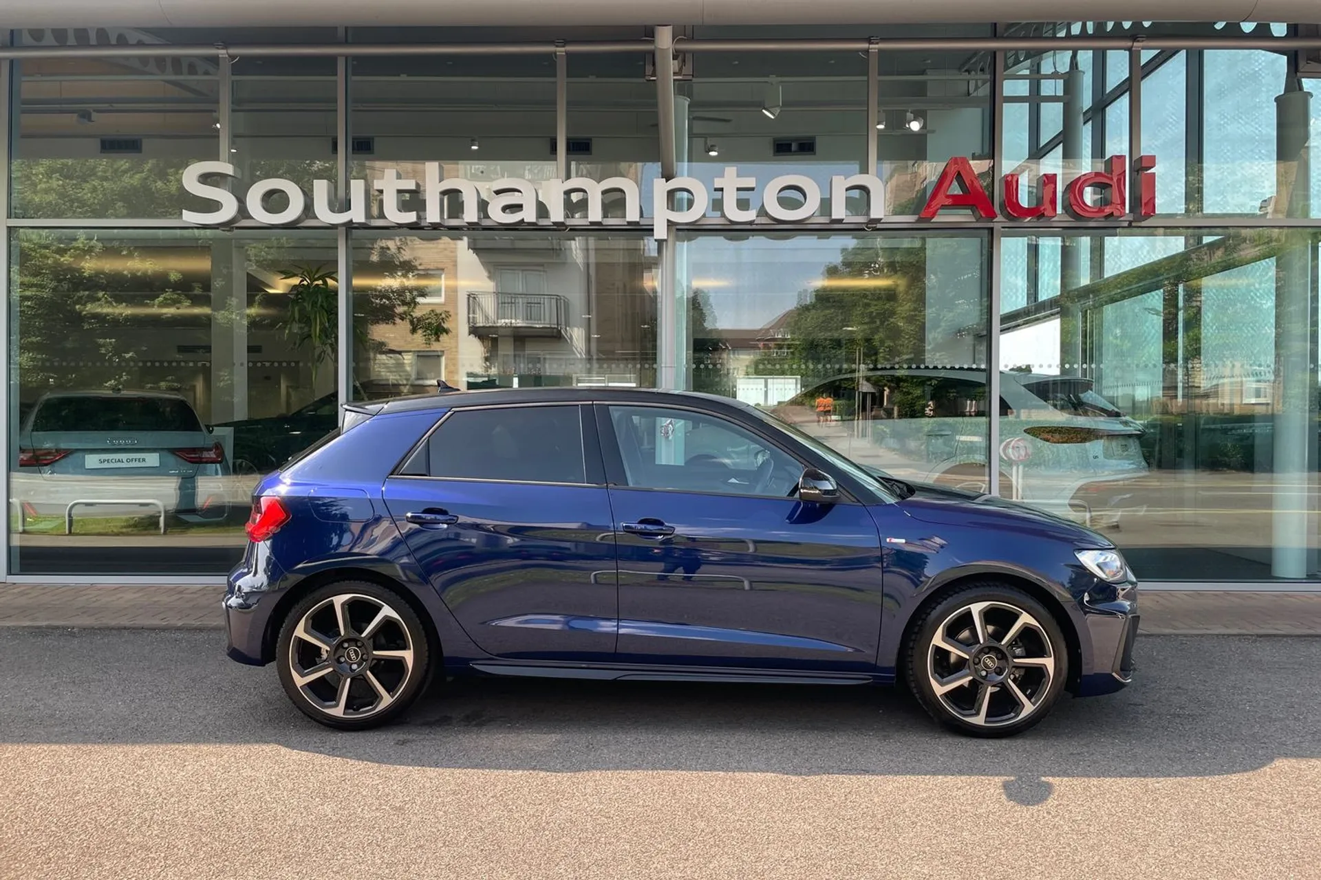Audi A1 thumbnail image number 2