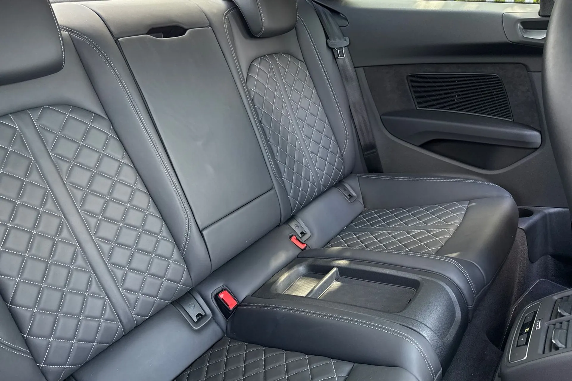 Audi A5 thumbnail image number 22