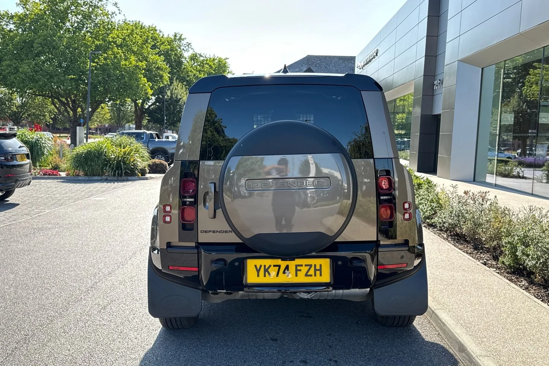 LAND ROVER Defender 90 thumbnail image number 14