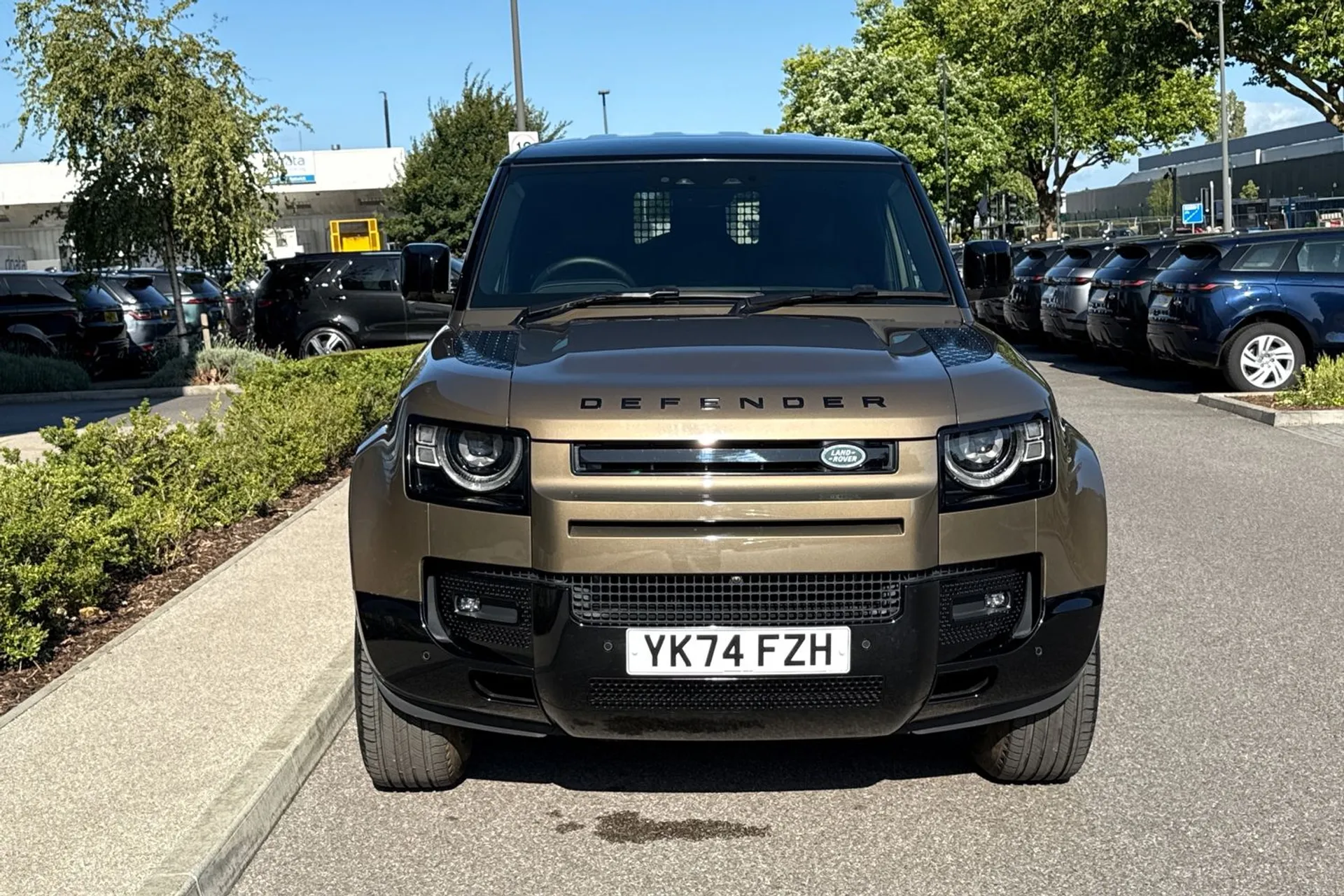 LAND ROVER Defender 90 thumbnail image number 17