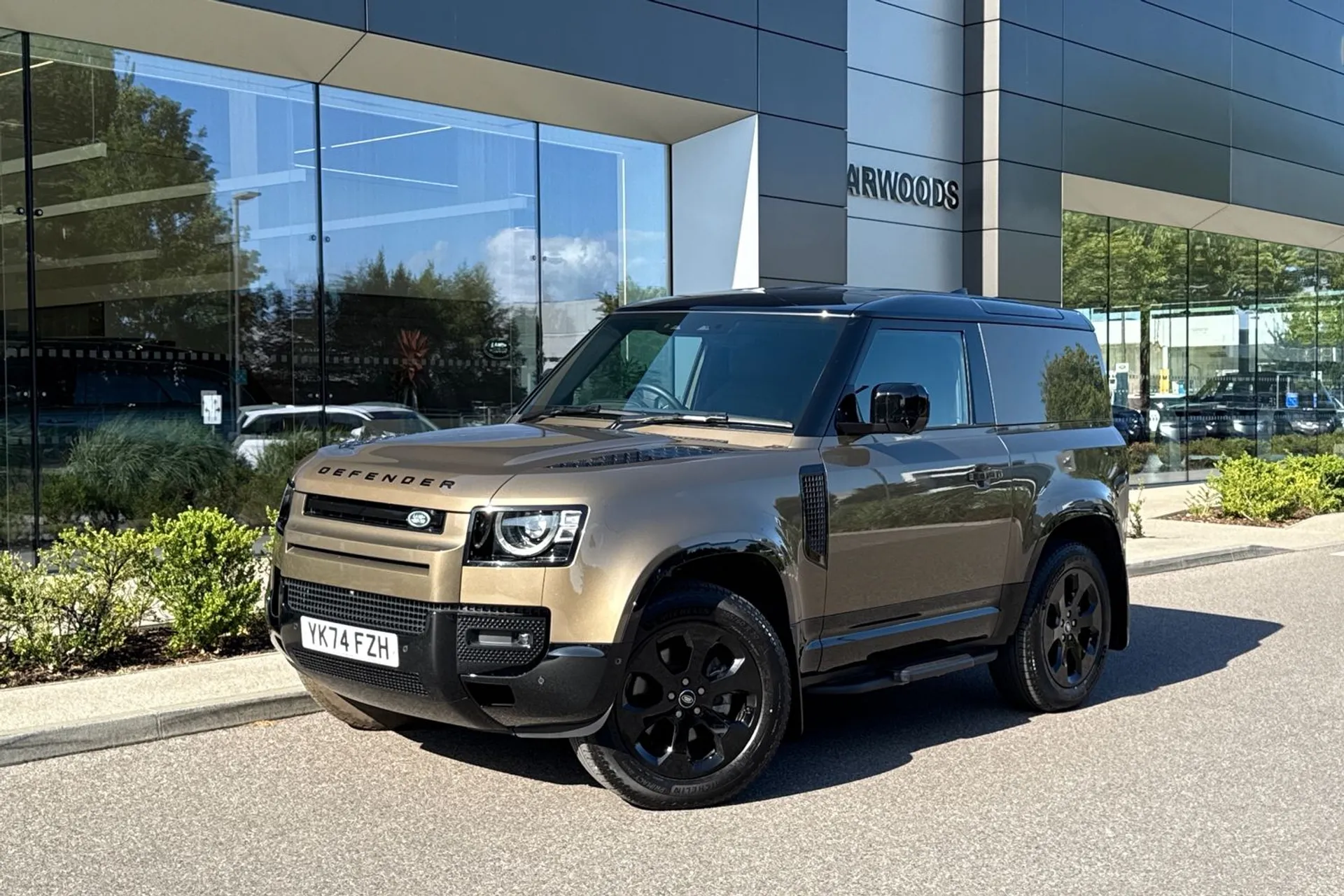 LAND ROVER Defender 90 thumbnail image number 16