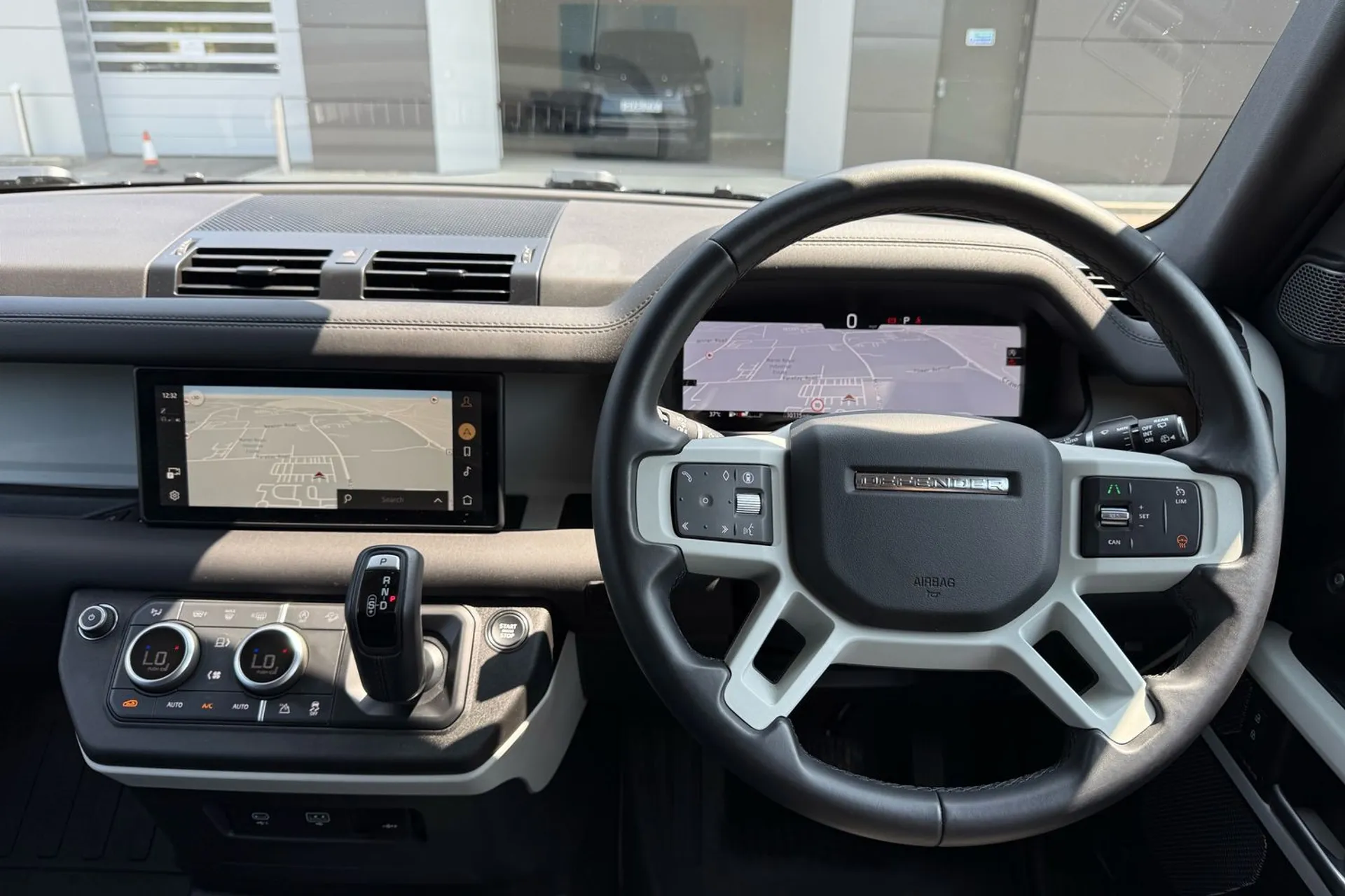 LAND ROVER DEFENDER thumbnail image number 18