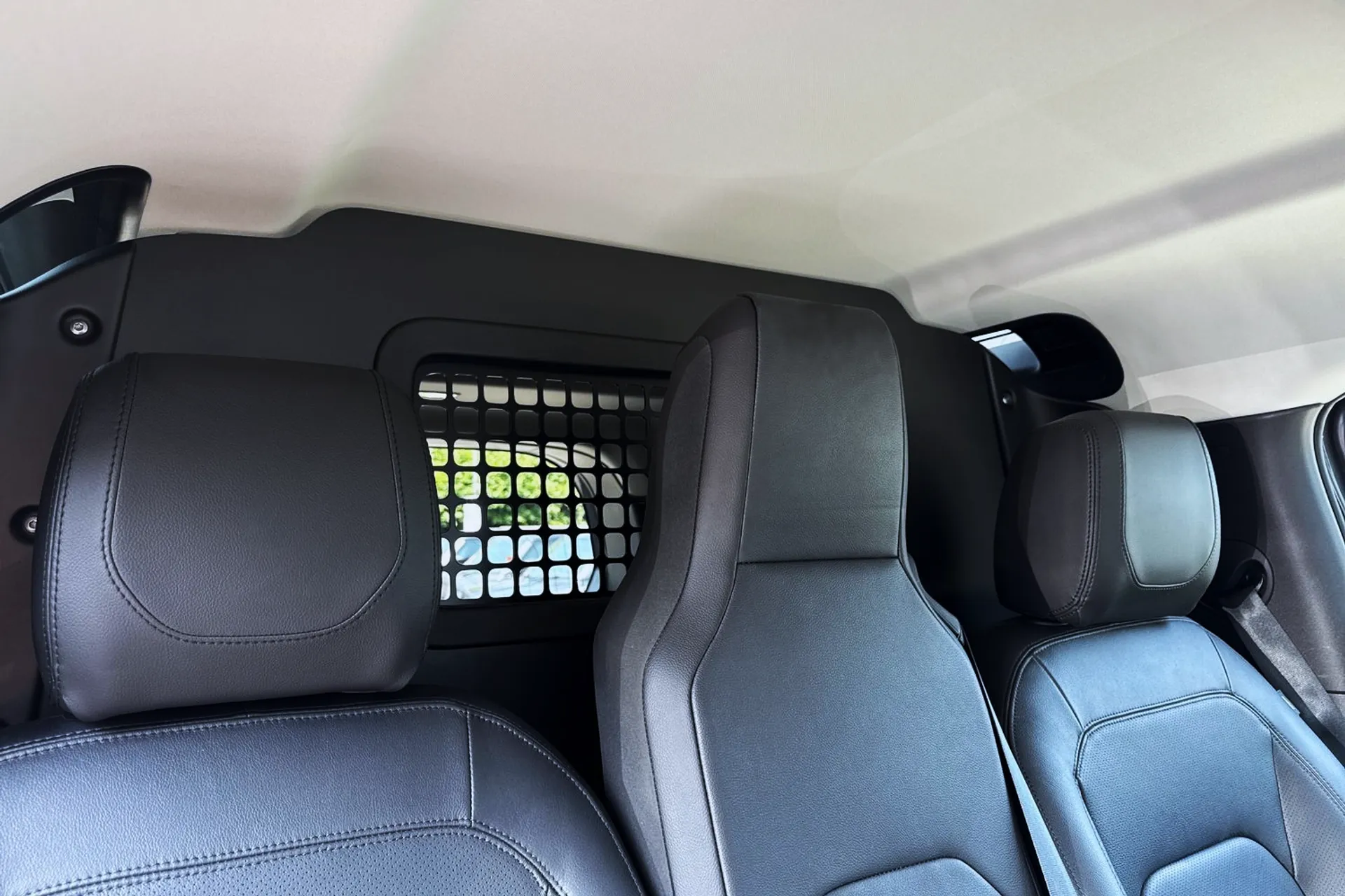 LAND ROVER DEFENDER thumbnail image number 23