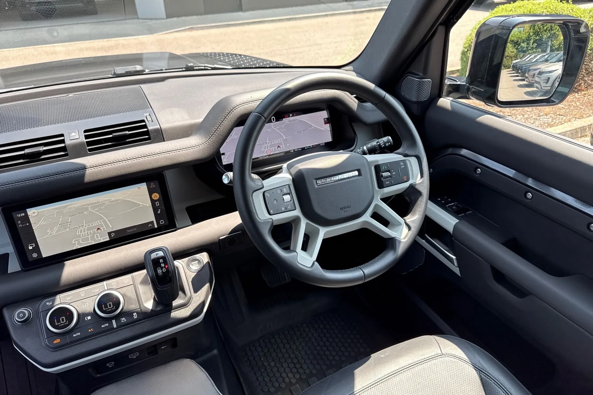 LAND ROVER DEFENDER thumbnail image number 19