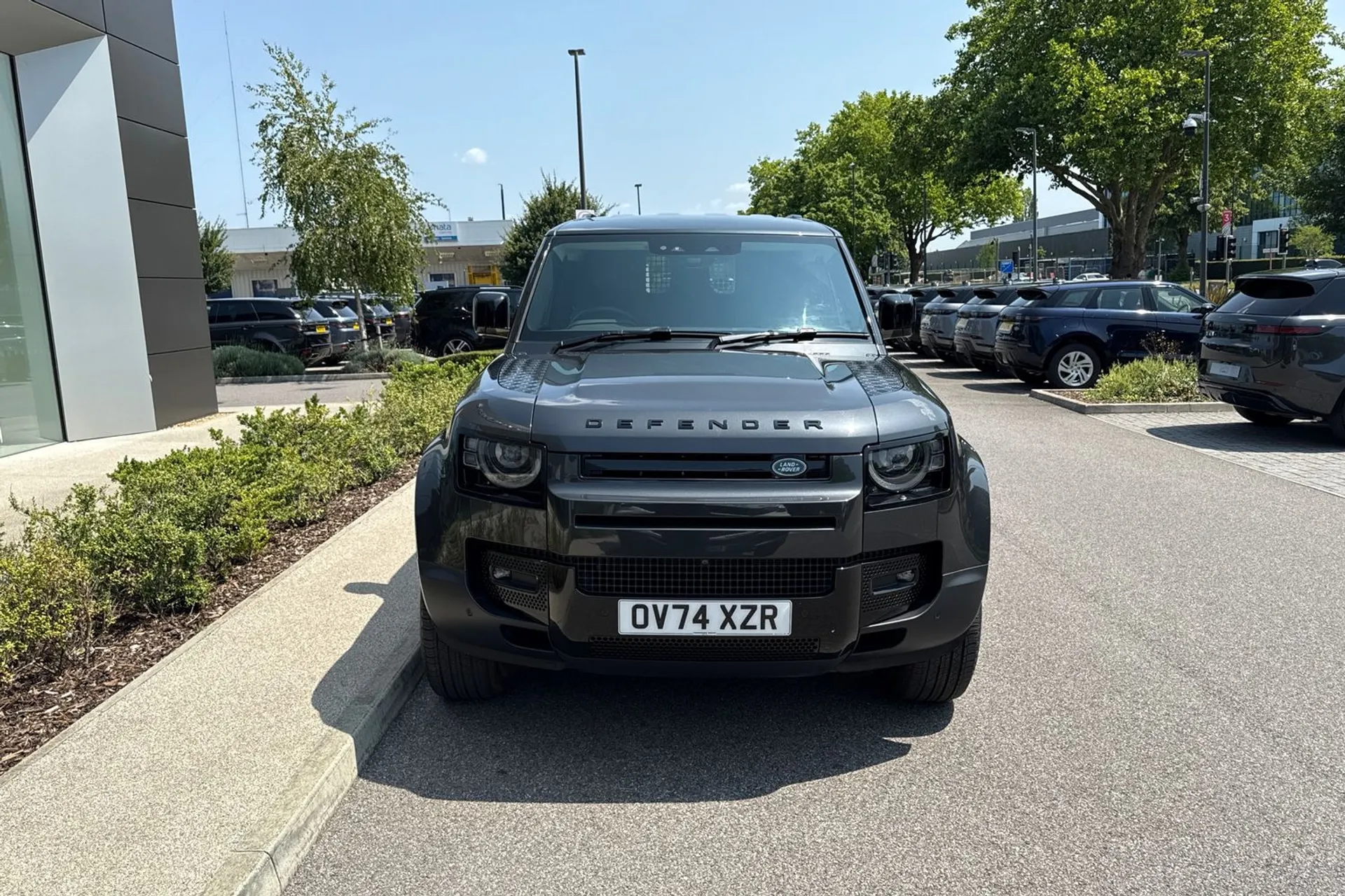 LAND ROVER DEFENDER thumbnail image number 14