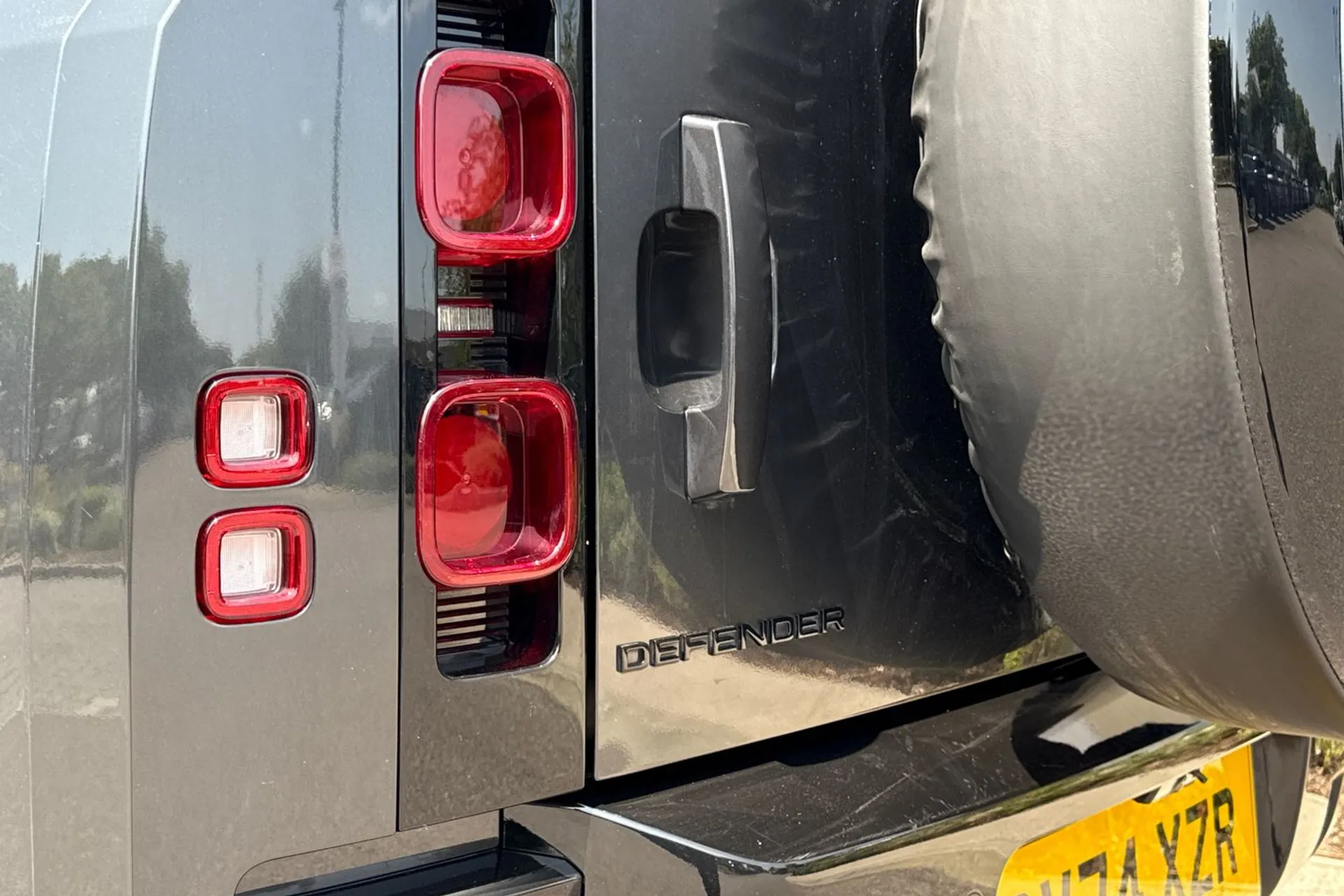 LAND ROVER DEFENDER thumbnail image number 47