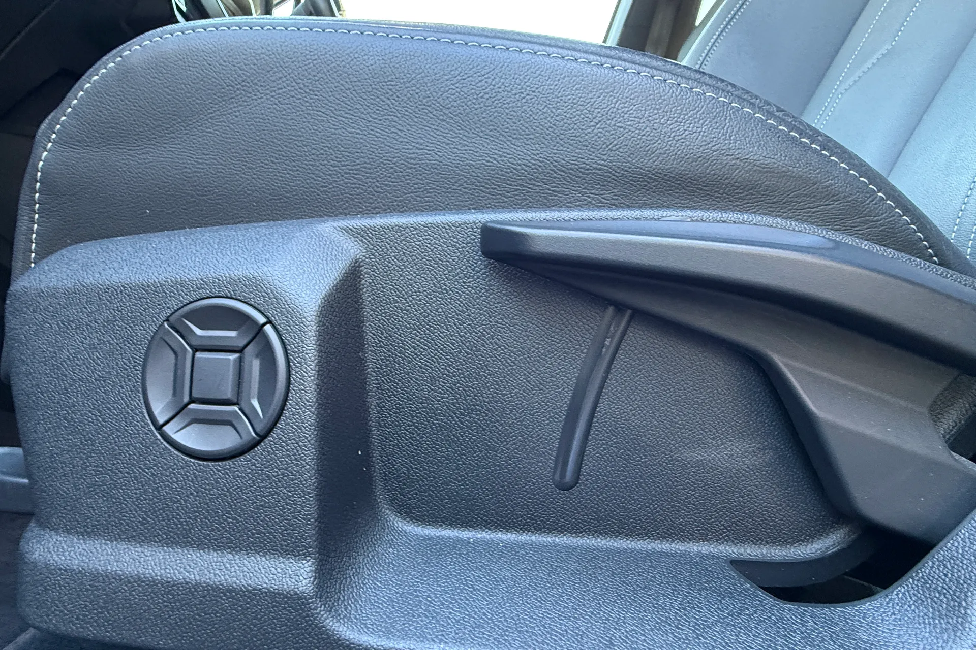 Audi Q4 thumbnail image number 40