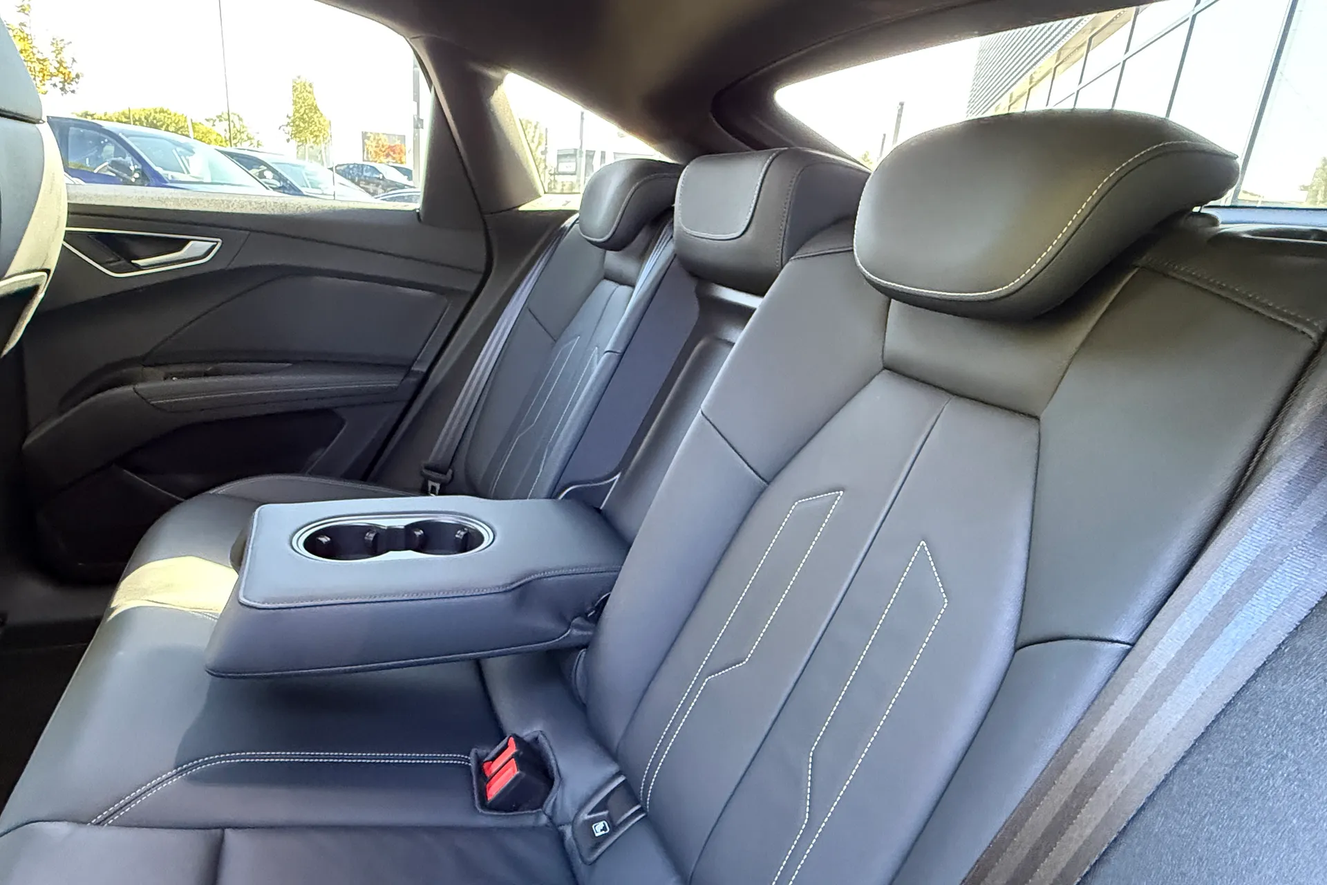 Audi Q4 thumbnail image number 35