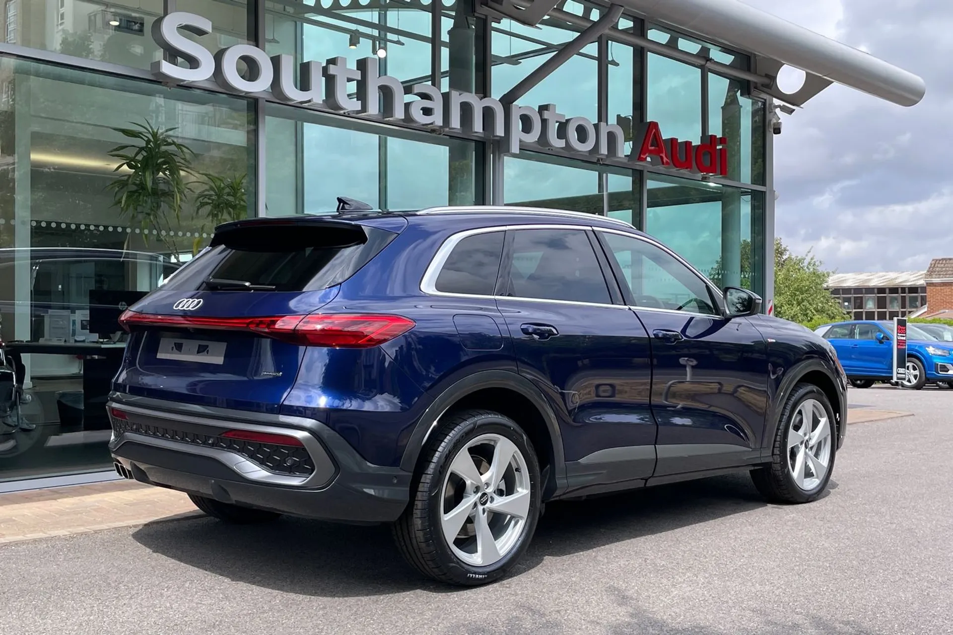 Audi Q5 thumbnail image number 6