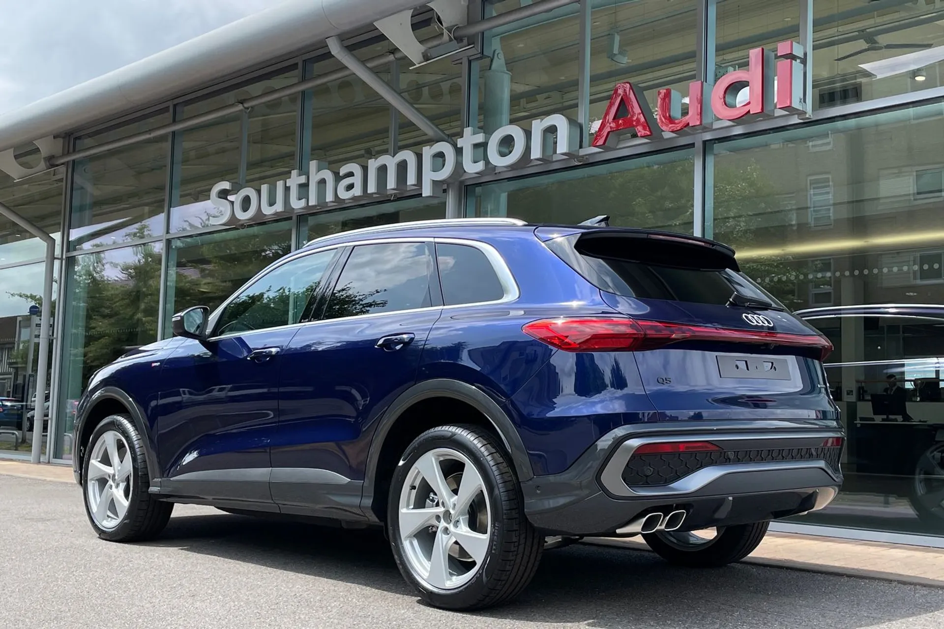 Audi Q5 thumbnail image number 8