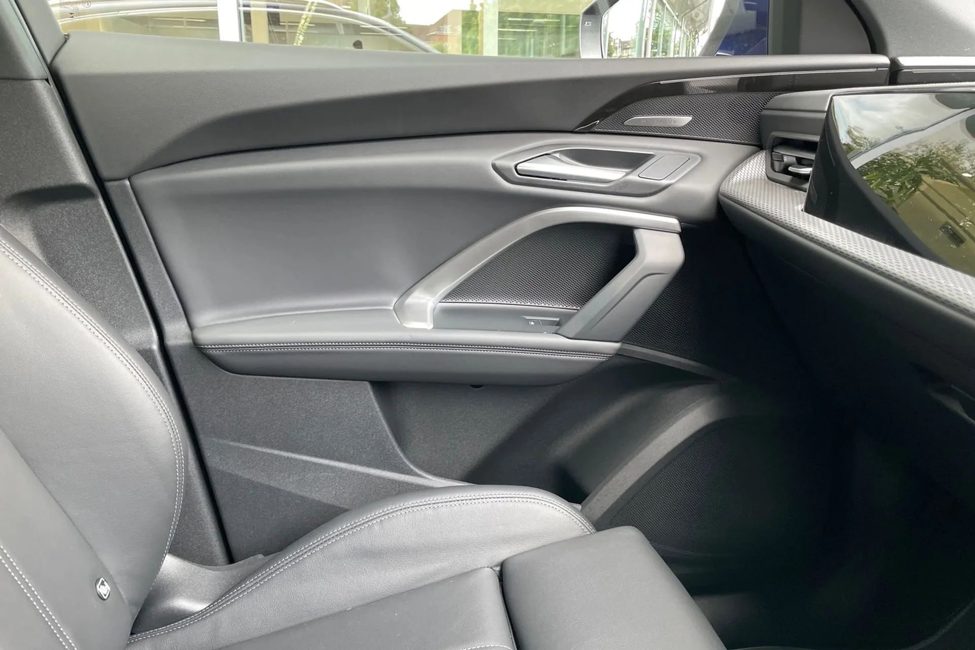 Audi Q5 thumbnail image number 39