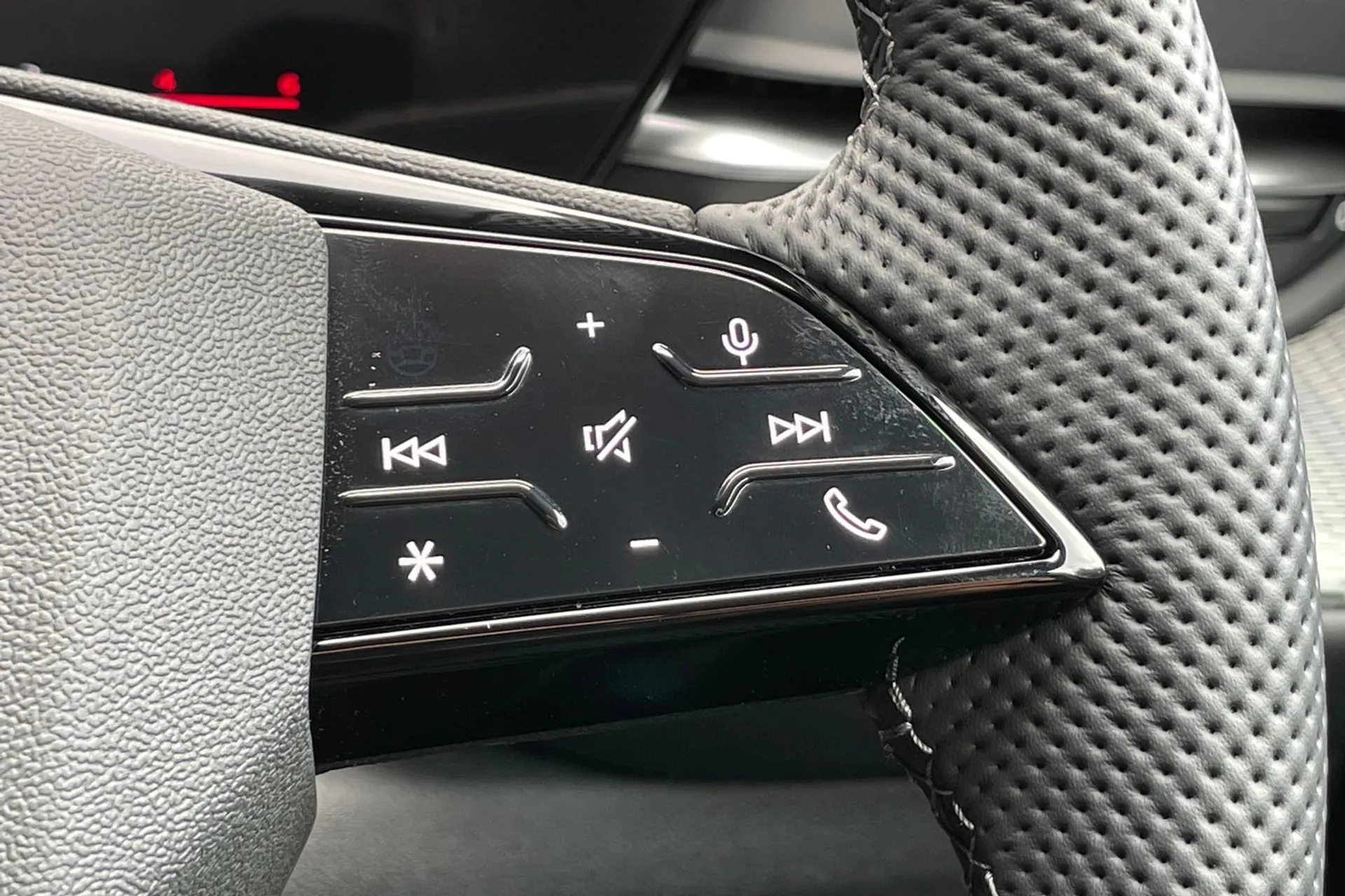 Audi Q5 thumbnail image number 36