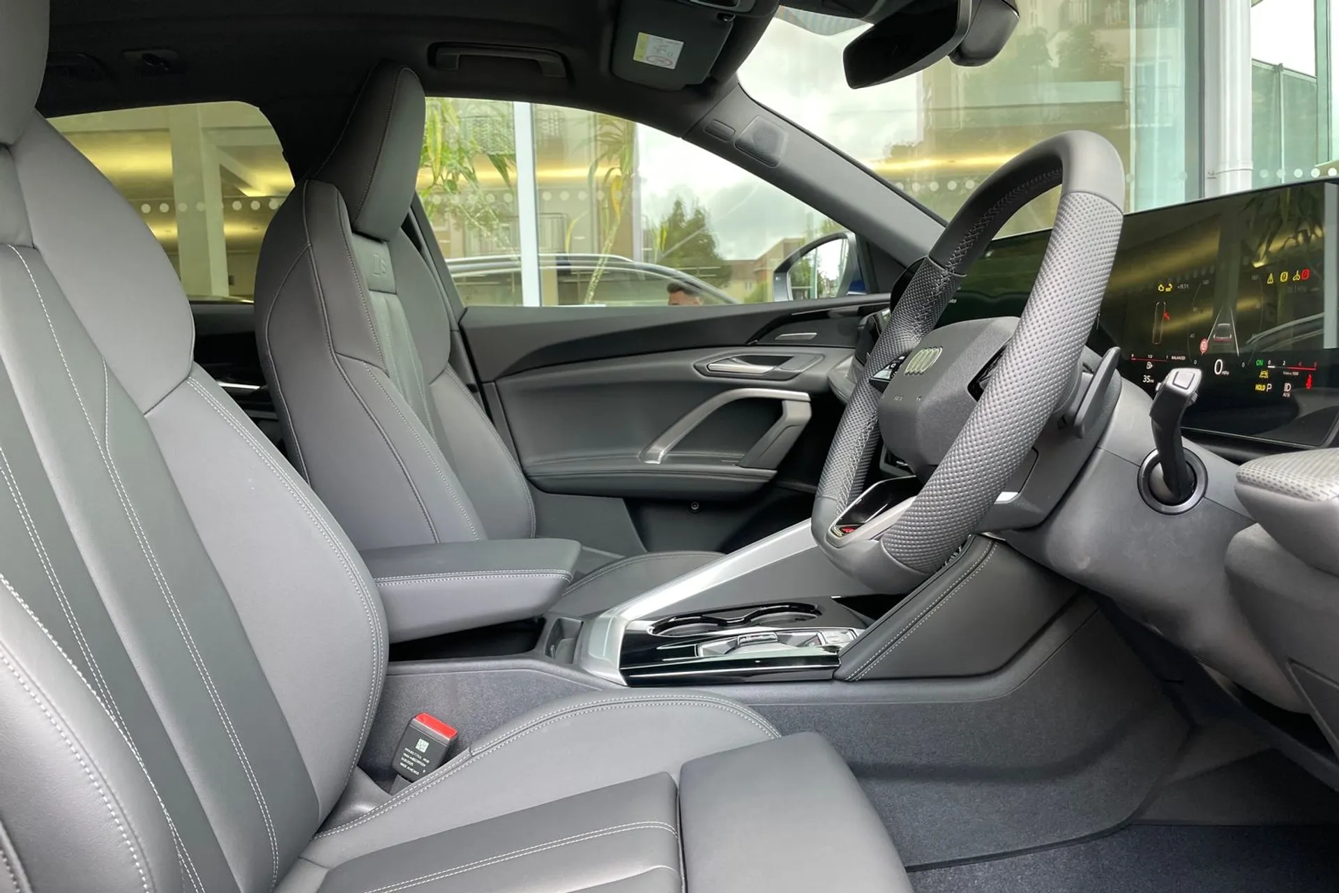 Audi Q5 thumbnail image number 24