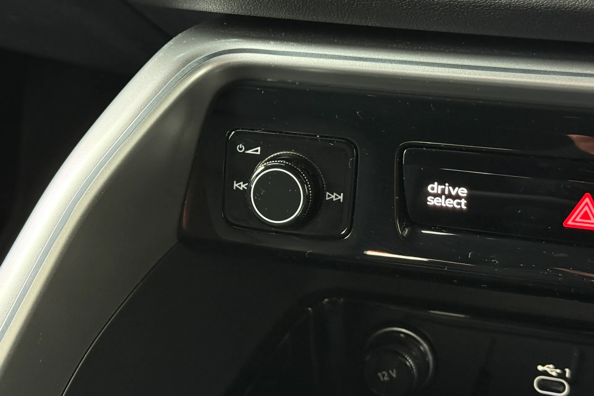 Audi Q5 thumbnail image number 24