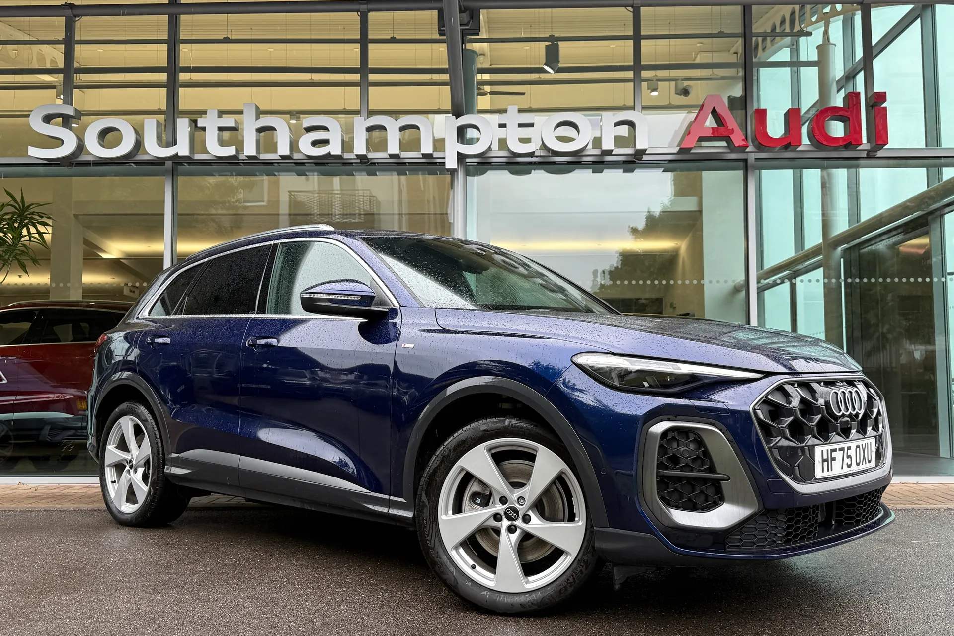 Audi Q5 focused image