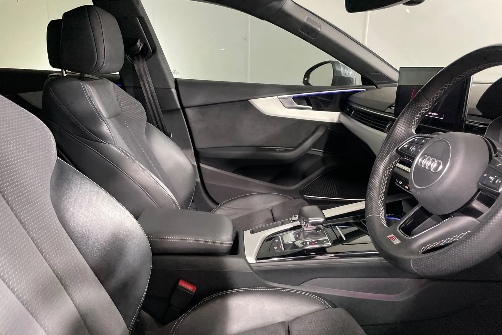 Audi A5 thumbnail image number 25