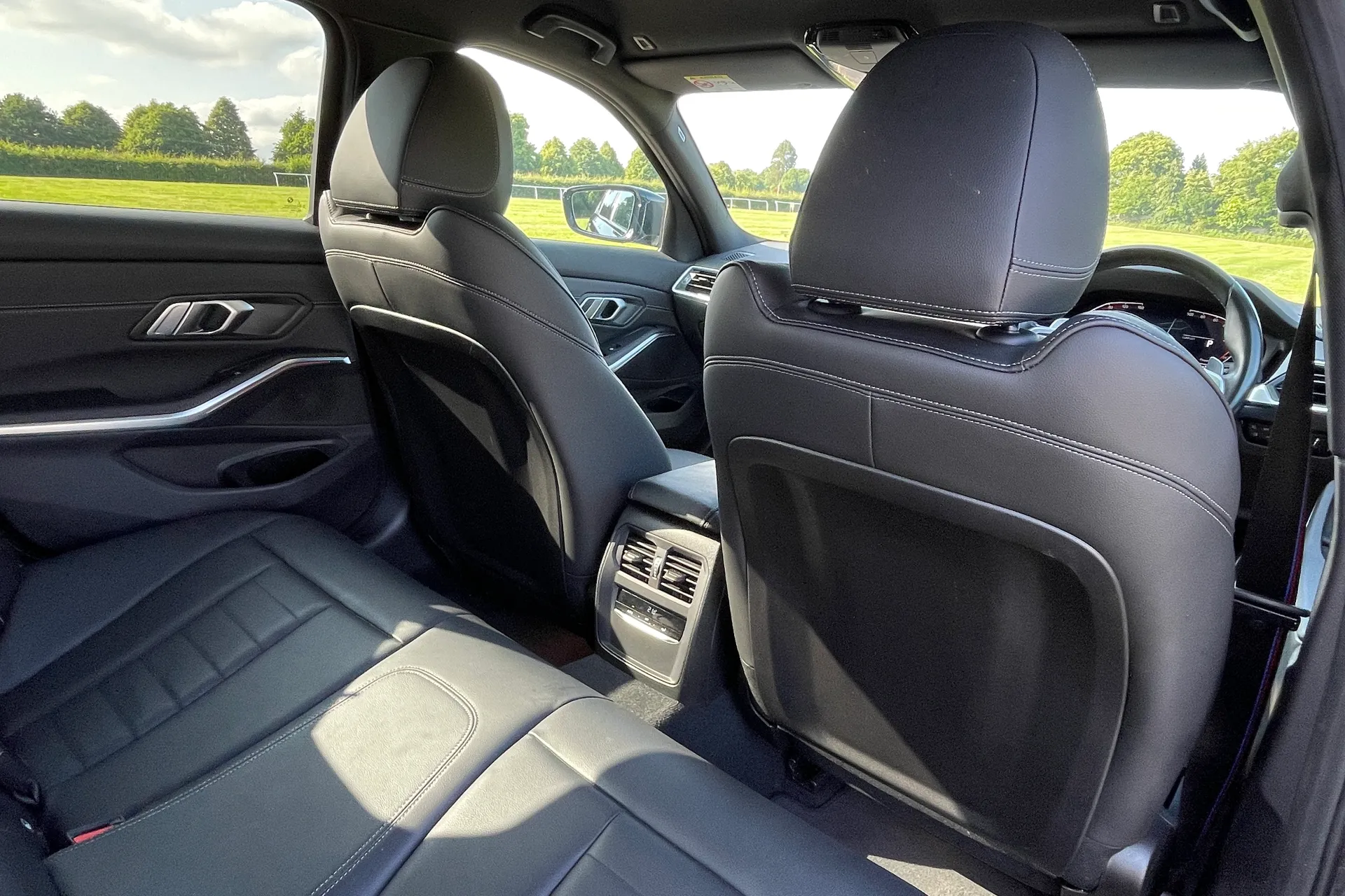 BMW 3 SERIES thumbnail image number 21
